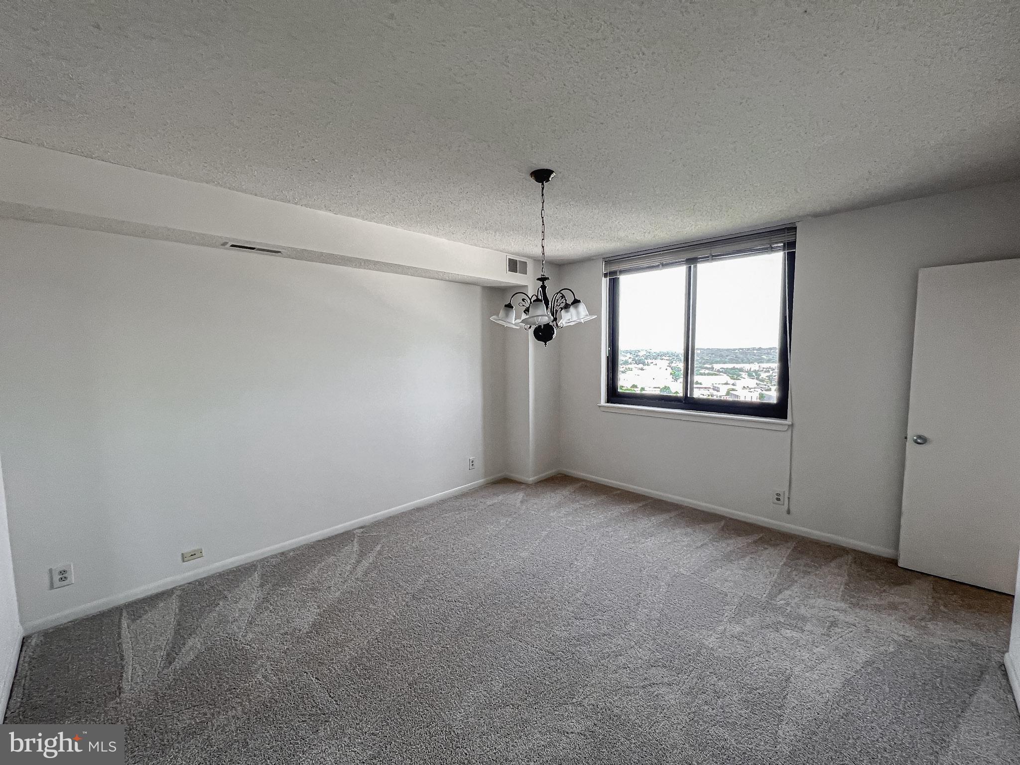 SKYLINE SQUARE CONDO - Residential Lease