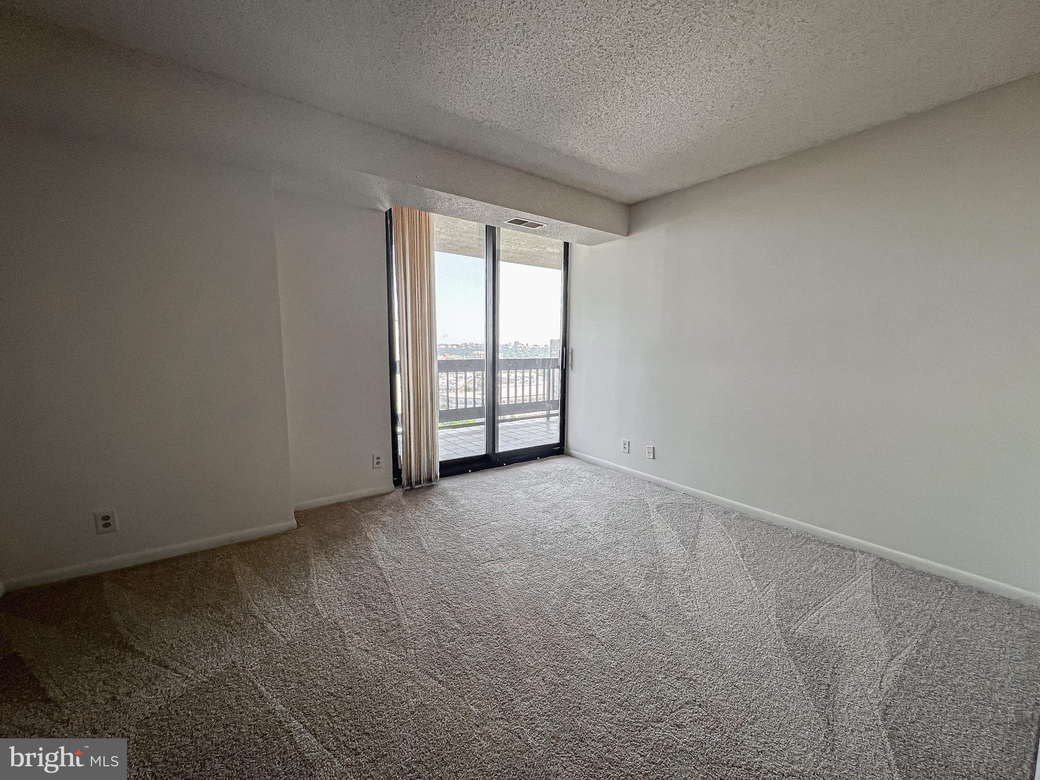 SKYLINE SQUARE CONDO - Residential Lease