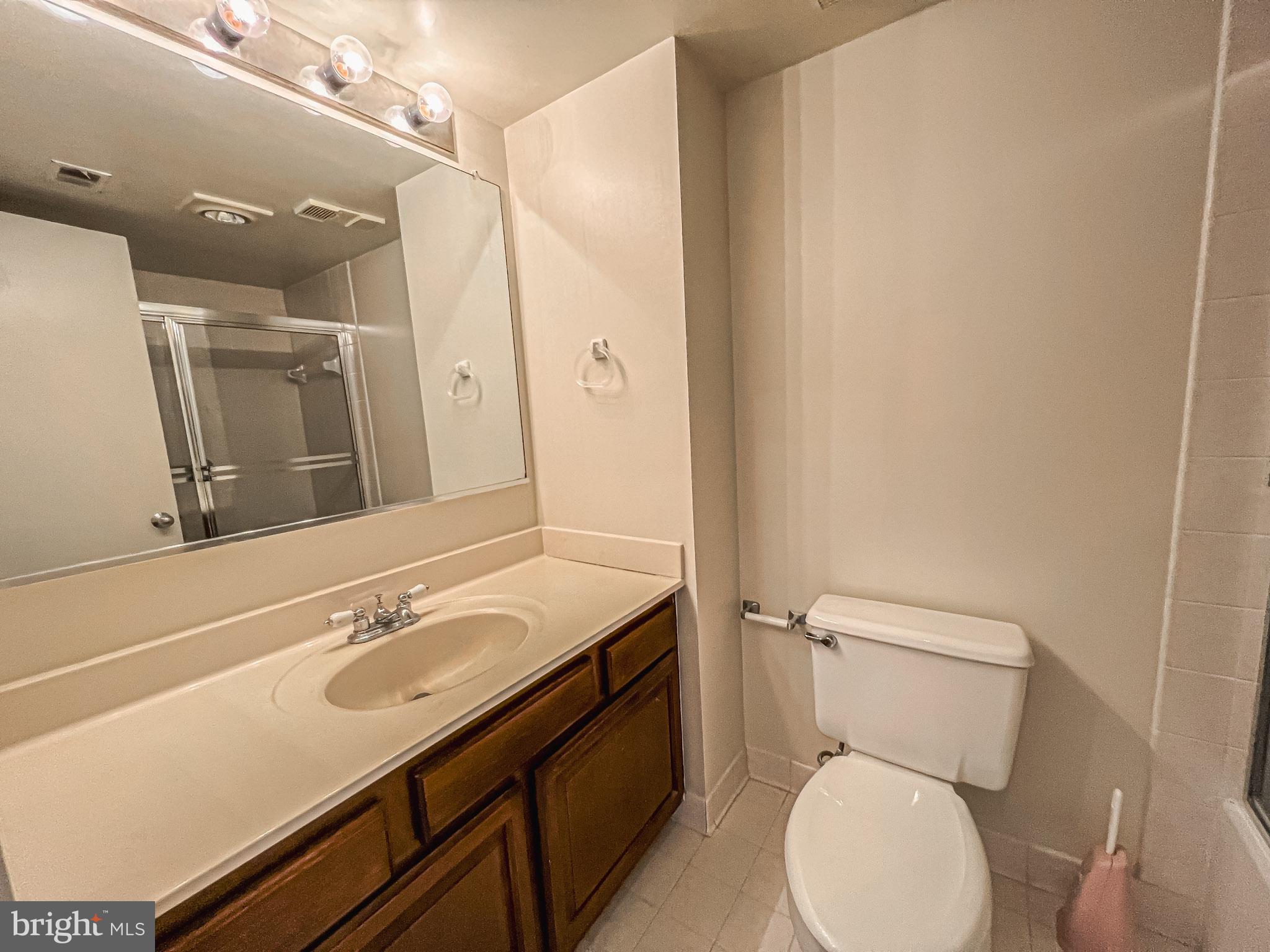 SKYLINE SQUARE CONDO - Residential Lease