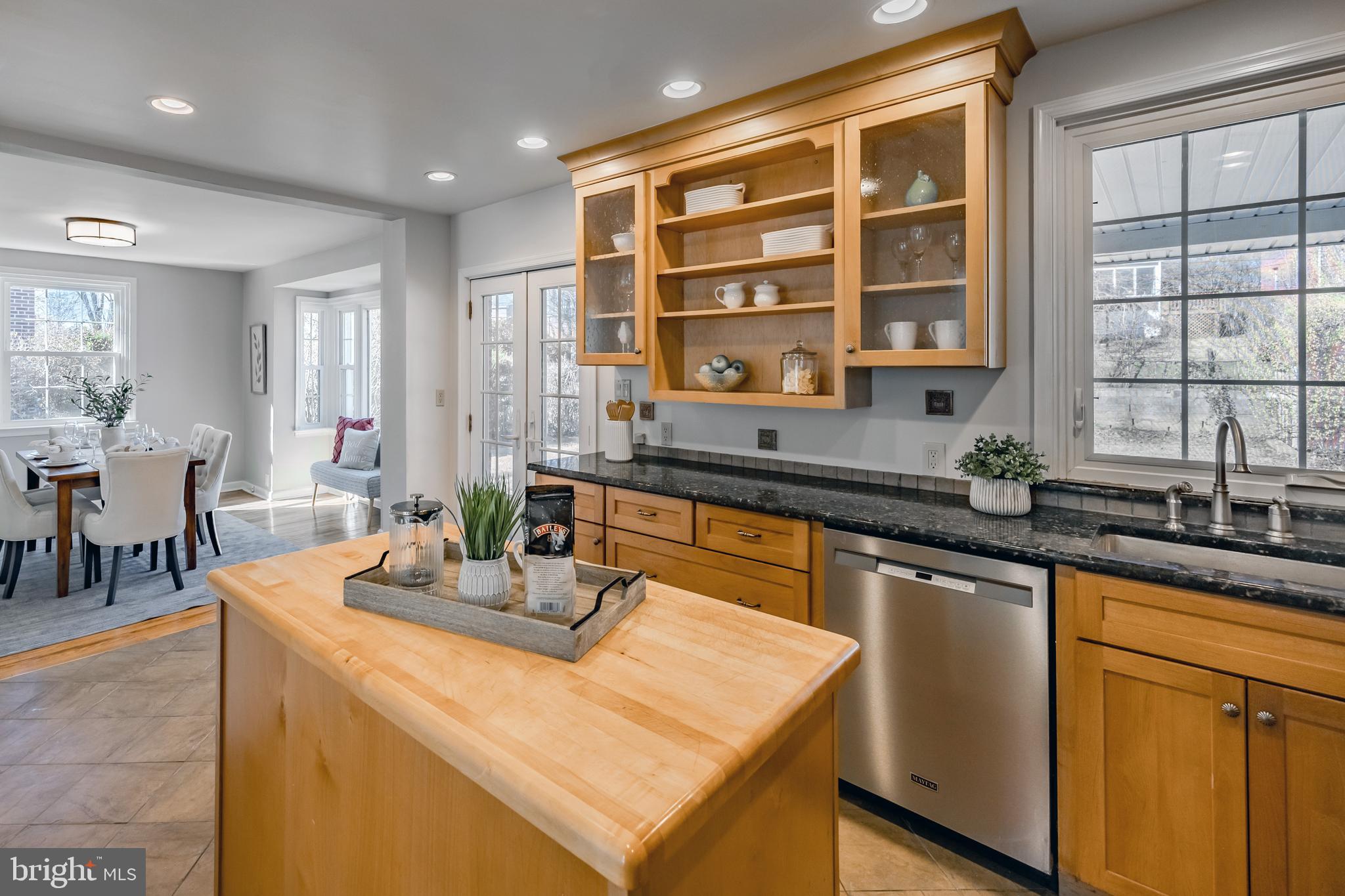 WOODMERE PARK - Residential