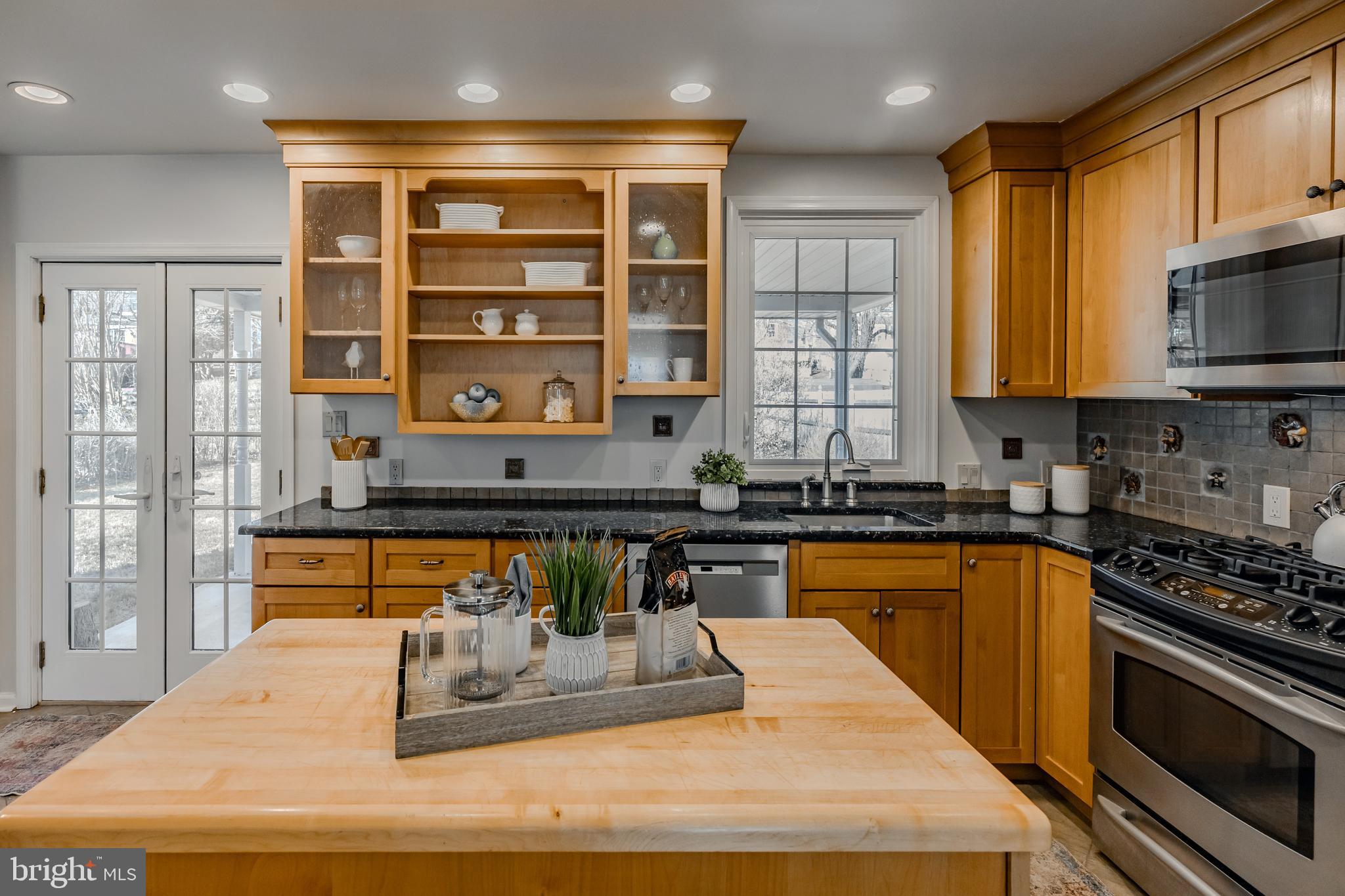 WOODMERE PARK - Residential