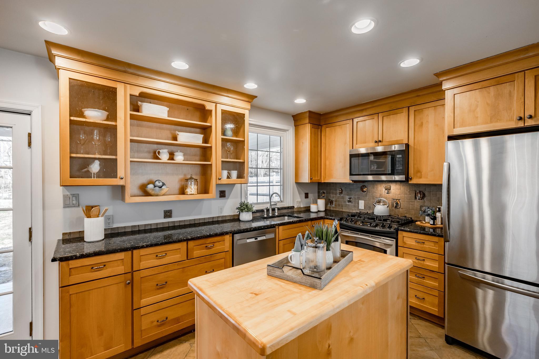 WOODMERE PARK - Residential