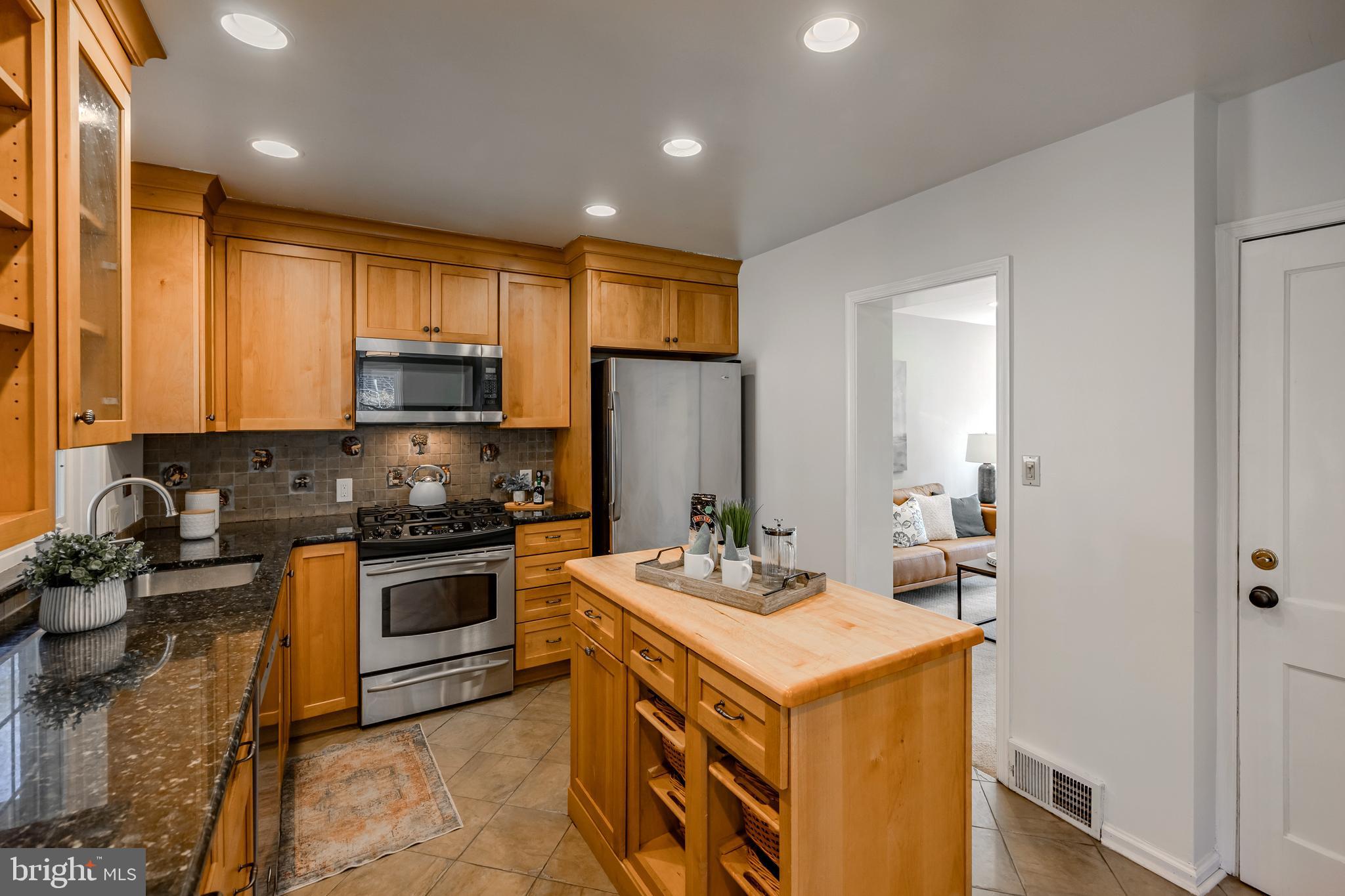 WOODMERE PARK - Residential