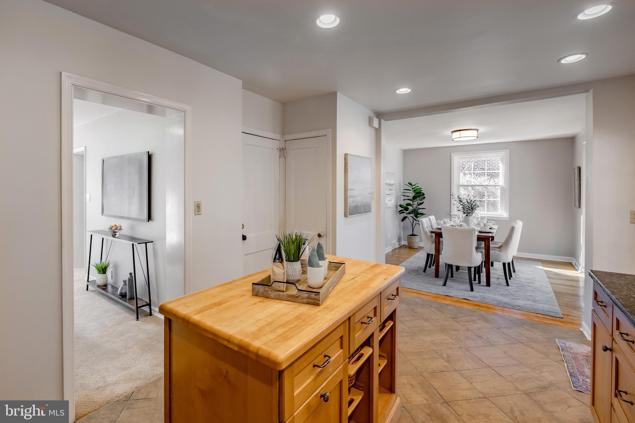 WOODMERE PARK - Residential