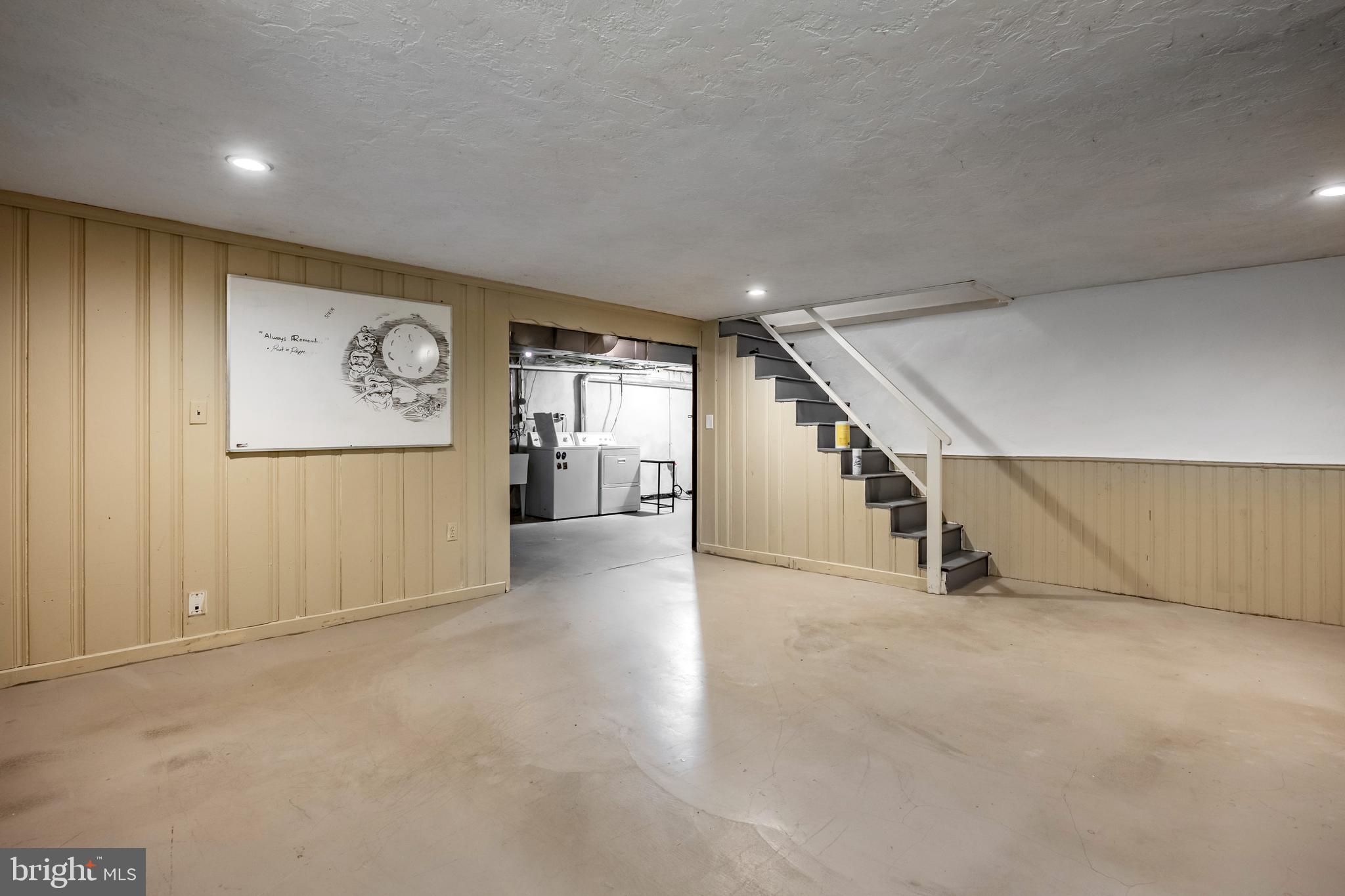 WOODMERE PARK - Residential