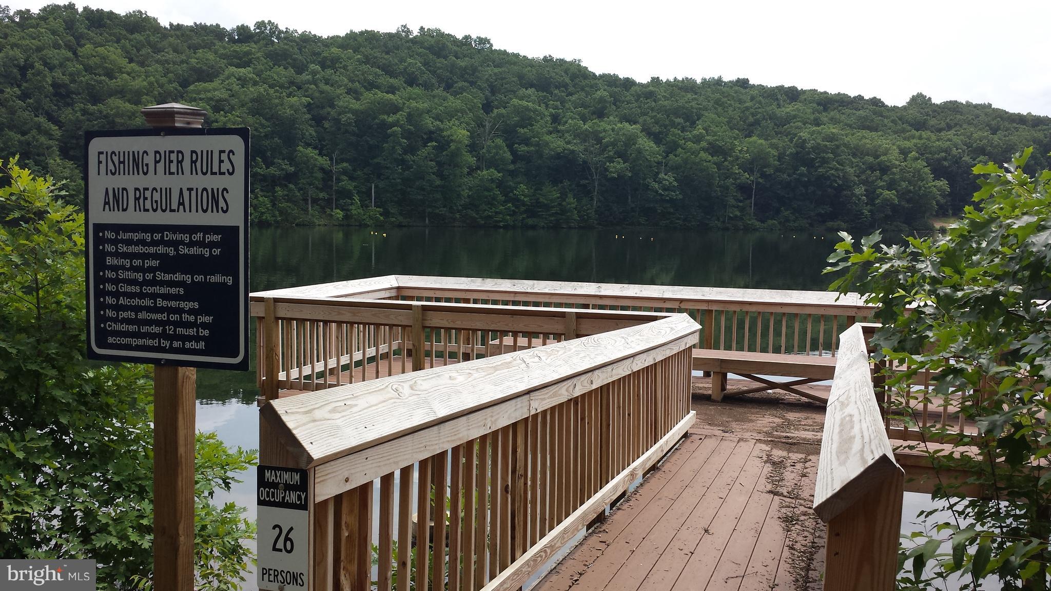 LAKE HOLIDAY ESTATES - Land