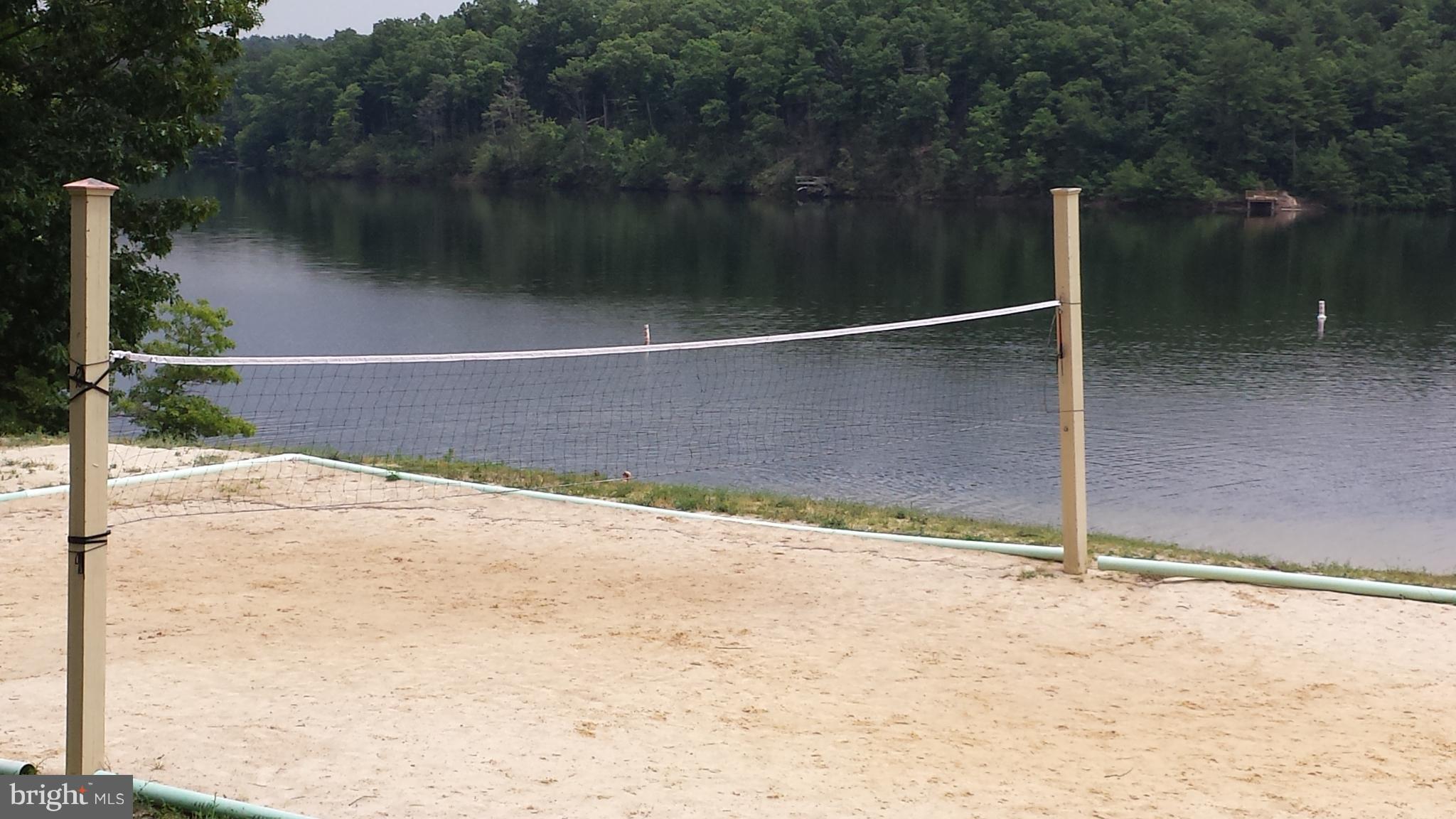 LAKE HOLIDAY ESTATES - Land