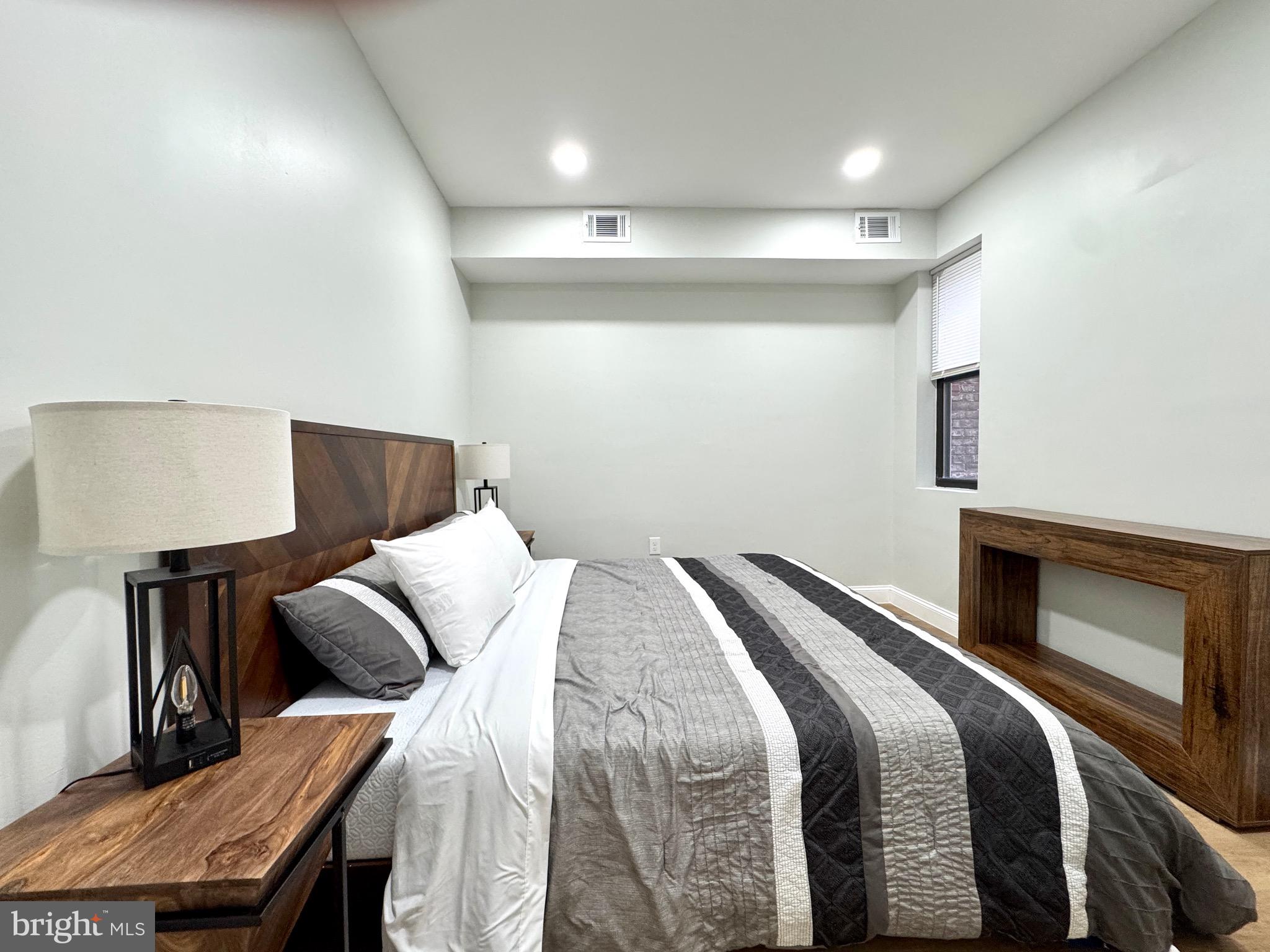 CHINATOWN - Residential Lease