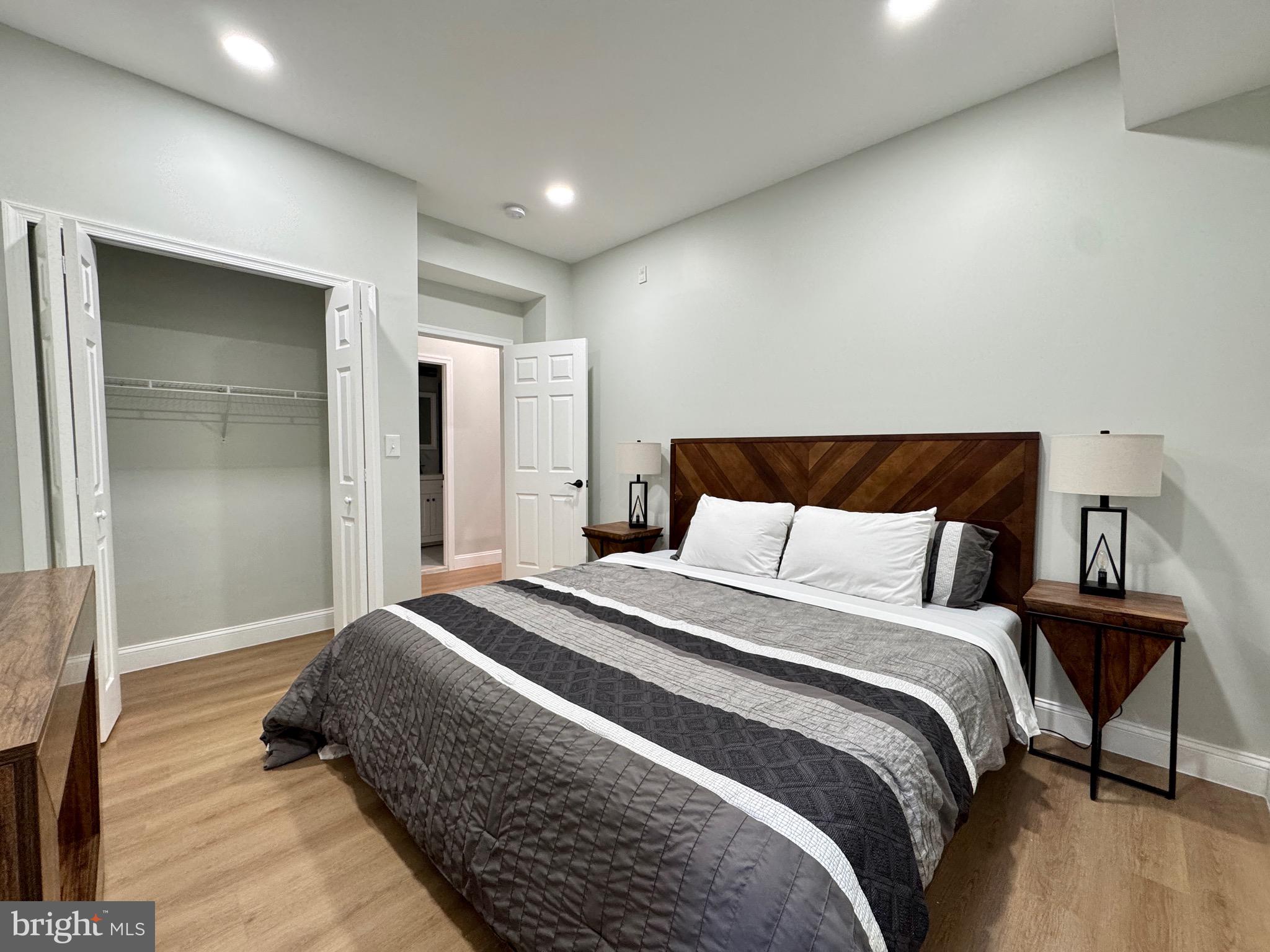 CHINATOWN - Residential Lease