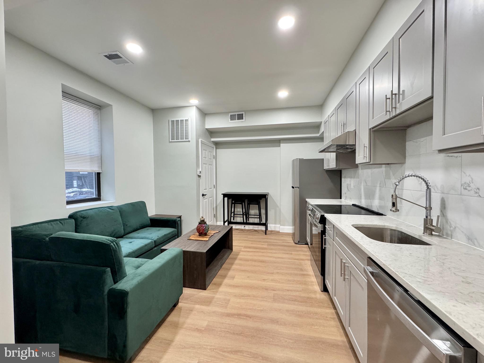 CHINATOWN - Residential Lease