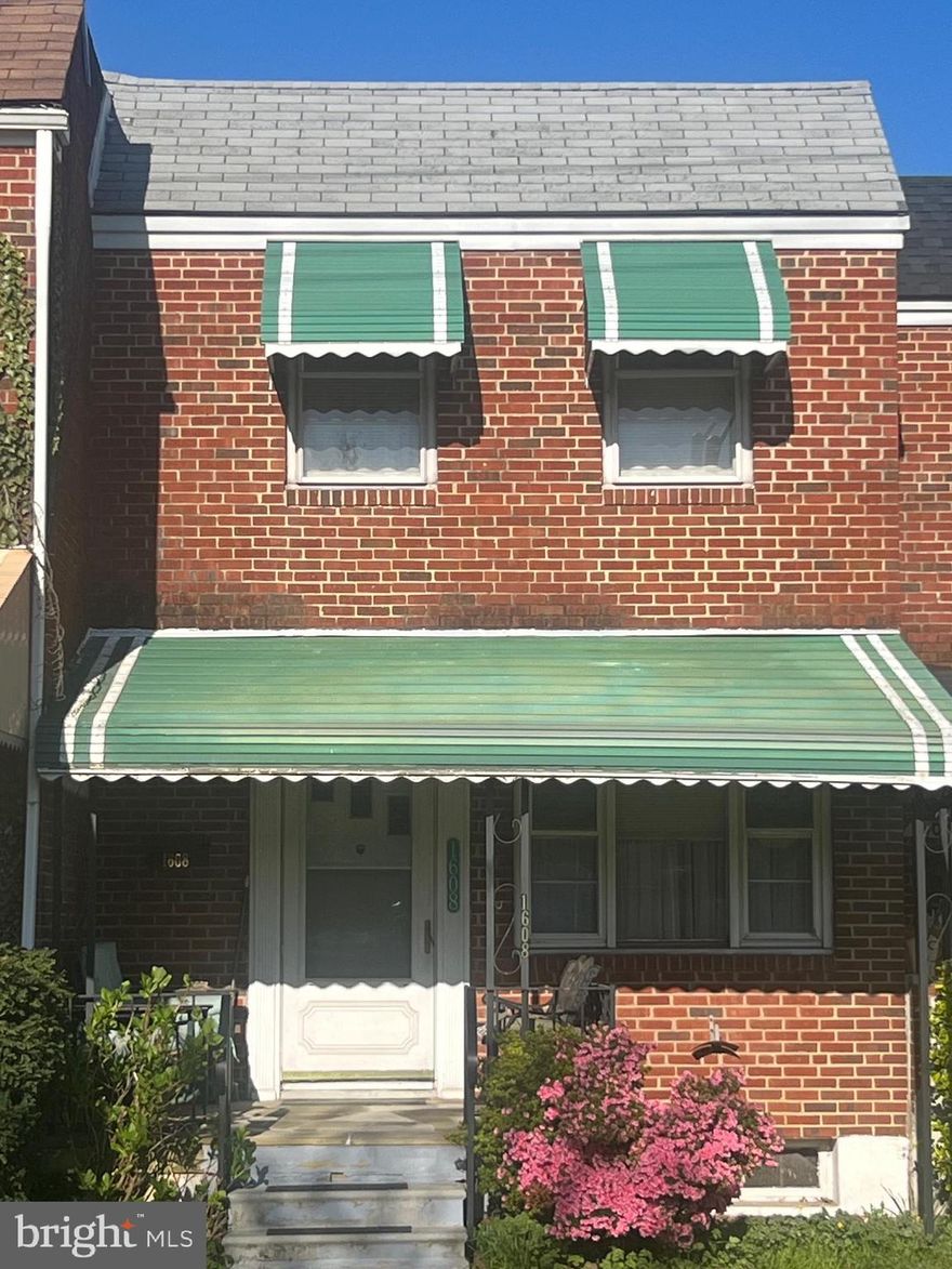 Welcome to this charming traditional Baltimore townhouse. This true 3BR, 1BA interior home is move-in ready. Solid hardwoods throughout, Table space in the kitchen, central air conditioning, natural gas heat.
This never rented, lovingly owned house would be a great opportunity for an owner/occupant or income producing investor. Unfinished lower level has tons of storage, high ceilings and a separate door leading to back yard and off-street parking. Fenced Back Yard. Convenient to 95, 895, Johns Hopkins Bayview and much of what Baltimore has to offer!