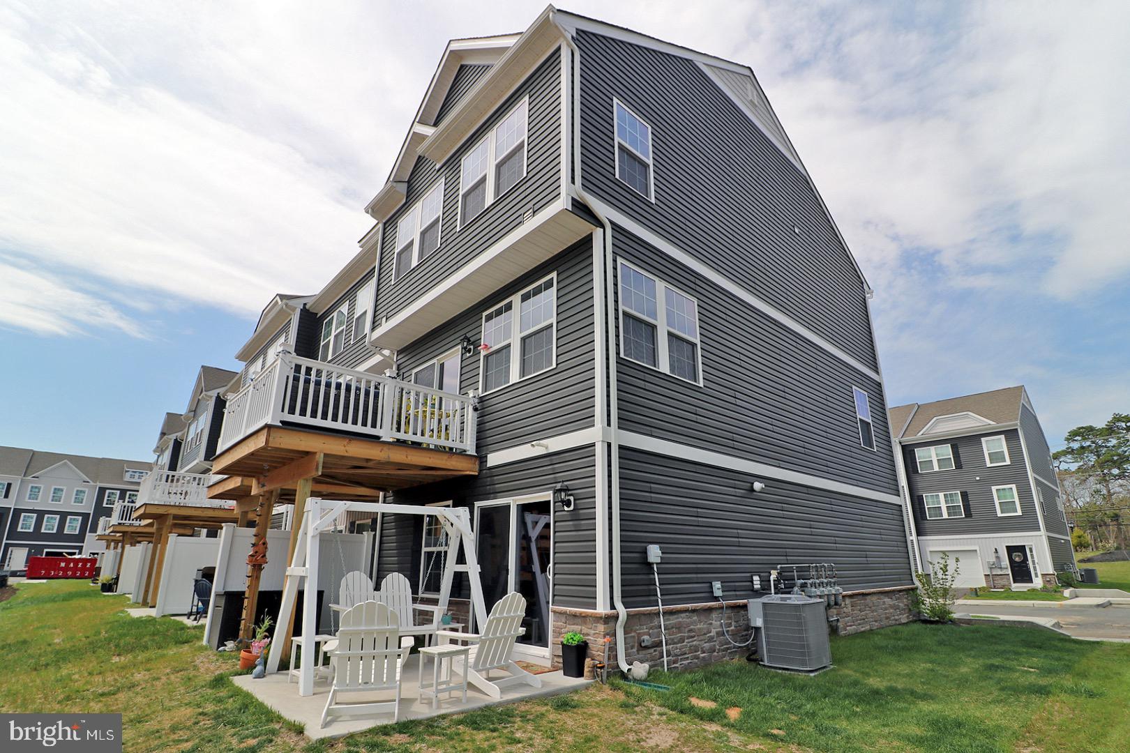 16 BAYBREEZE DRIVE