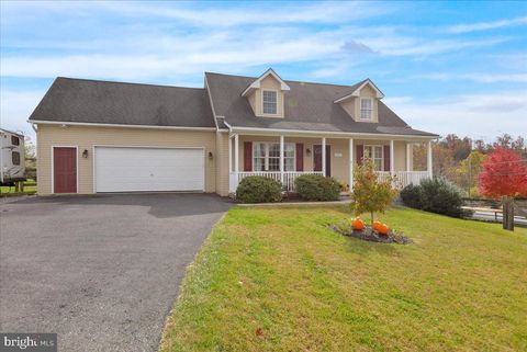 1931 APPALOOSA LANE MOHRSVILLE PA 19541