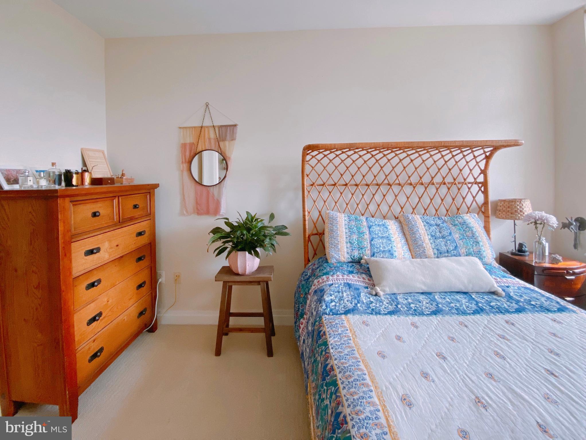 ONE PARK CREST CONDOMINIUM - Residential