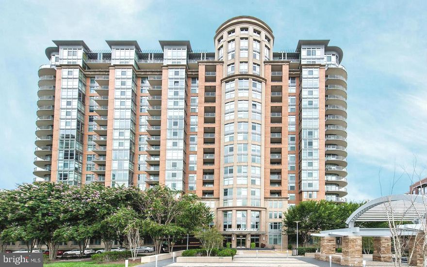 LOCATION! LOCATION! LOCATION! Gorgeous condo with hardwood floors & Over-sized windows with incredible sunset view. Granite counter tops, Stainless appliances, Large BR with Walk in closet. Private Balcony. Walk to Harris Teeter, Starbucks, Silver Line Metro , Whole foods & Tysons Mall. It's A MUST SEE !