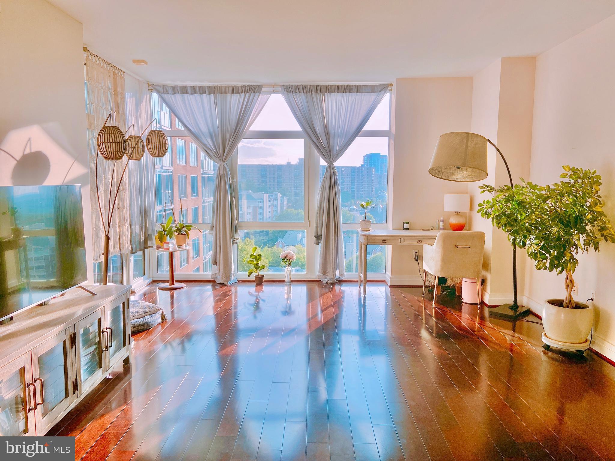 ONE PARK CREST CONDOMINIUM - Residential