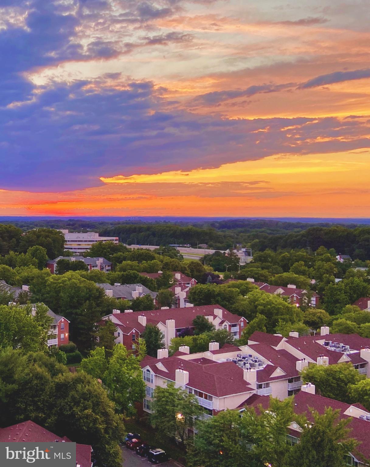 ONE PARK CREST CONDOMINIUM - Residential