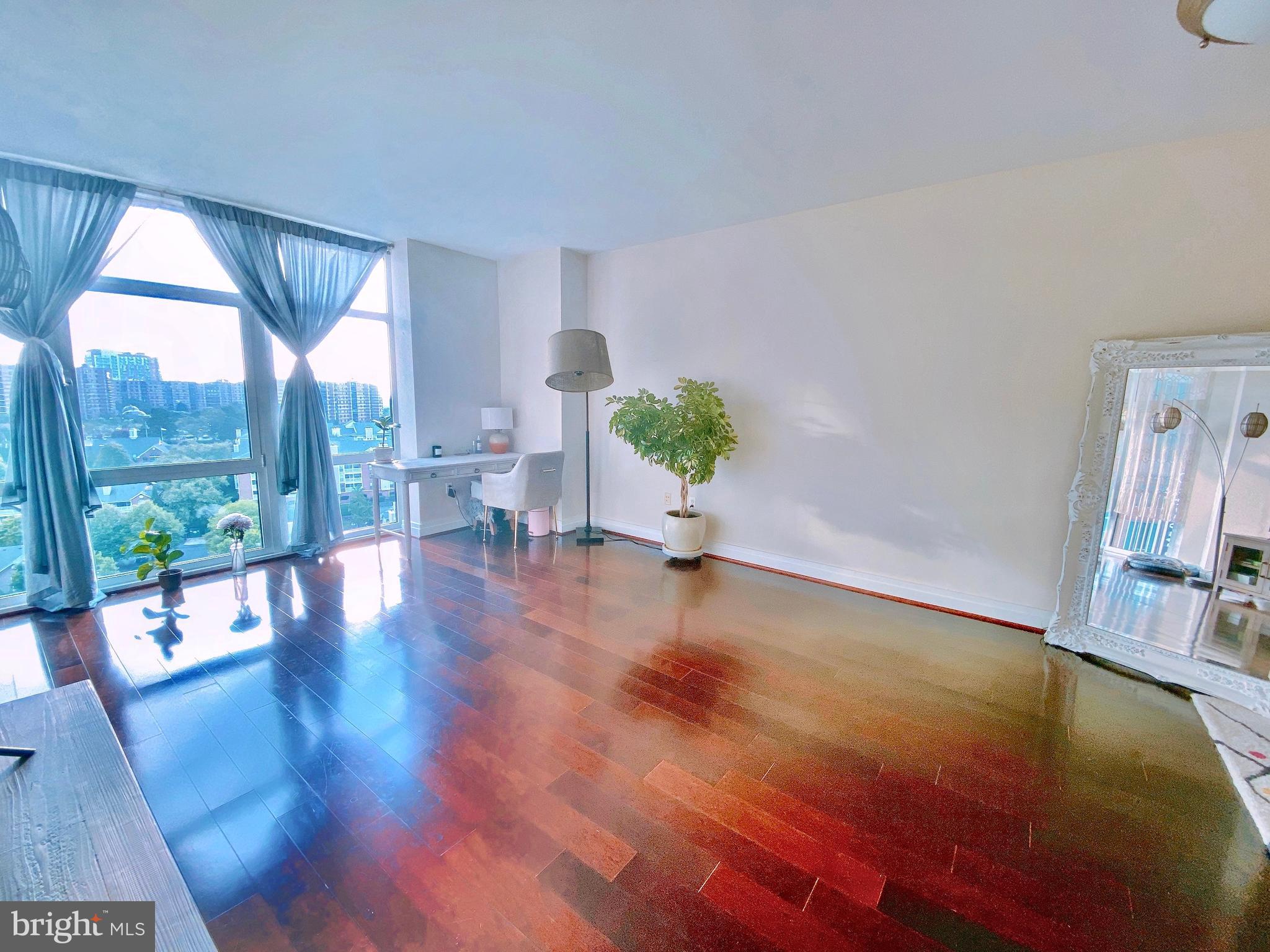 ONE PARK CREST CONDOMINIUM - Residential