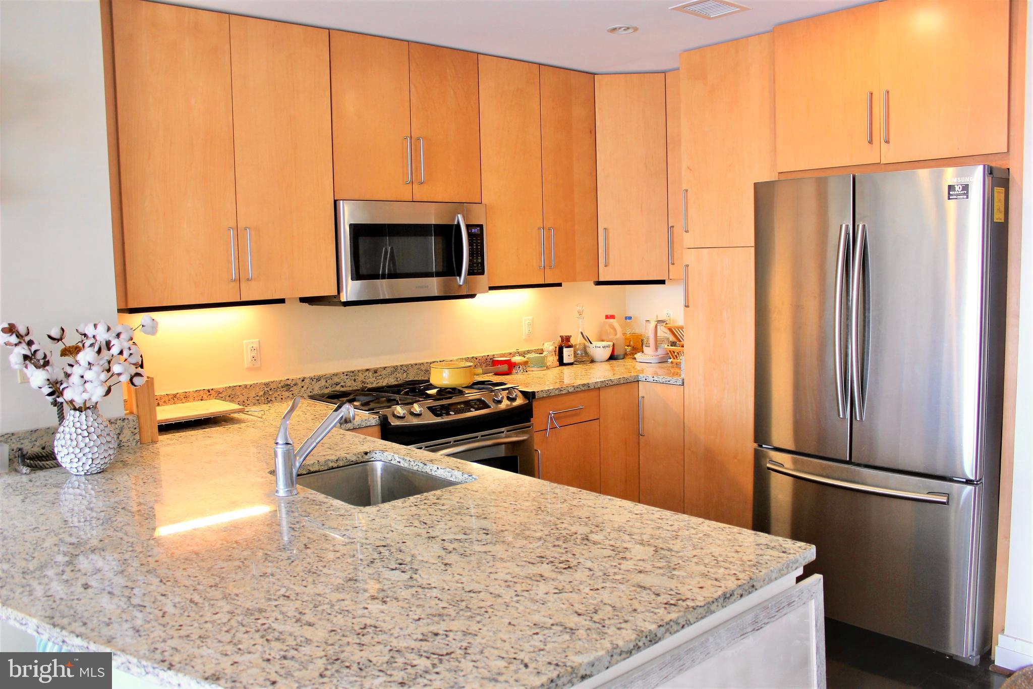 ONE PARK CREST CONDOMINIUM - Residential