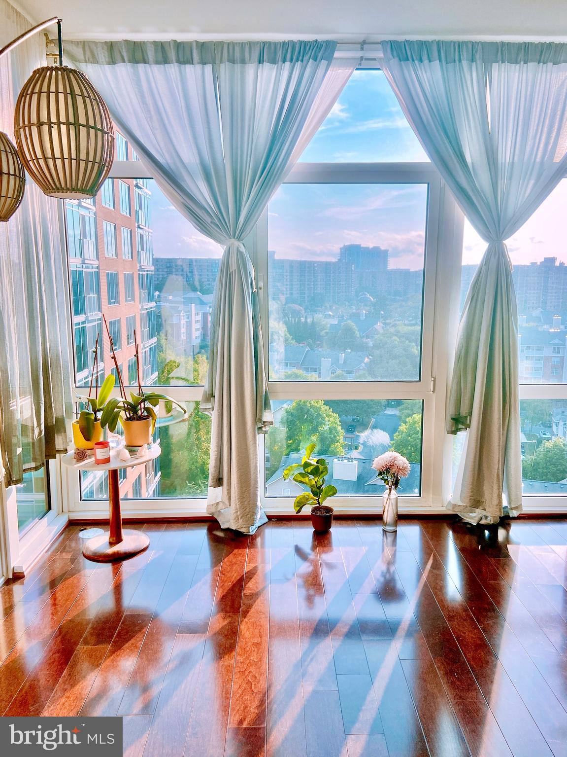 ONE PARK CREST CONDOMINIUM - Residential