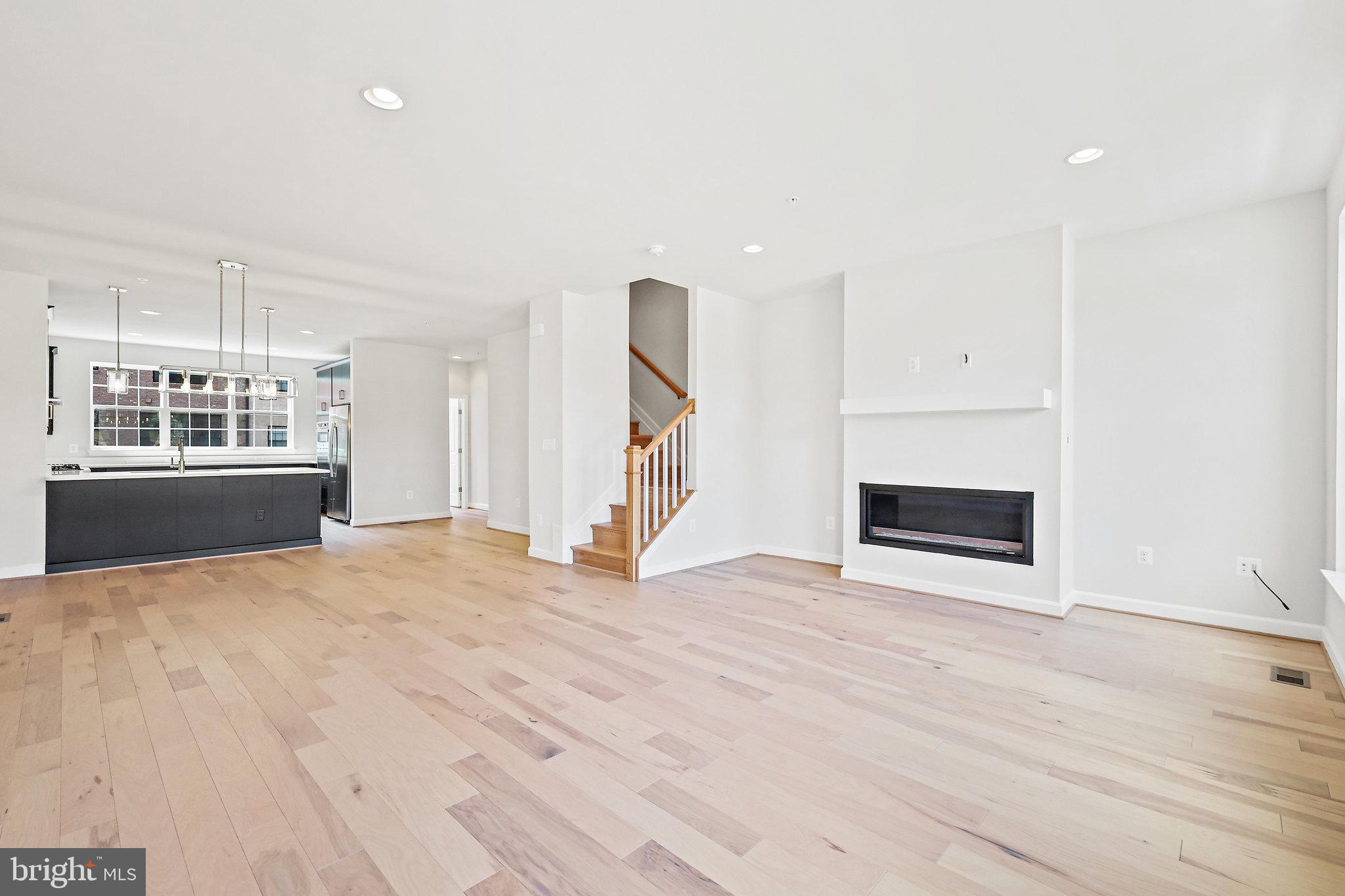 POTOMAC OVERLOOK - Residential