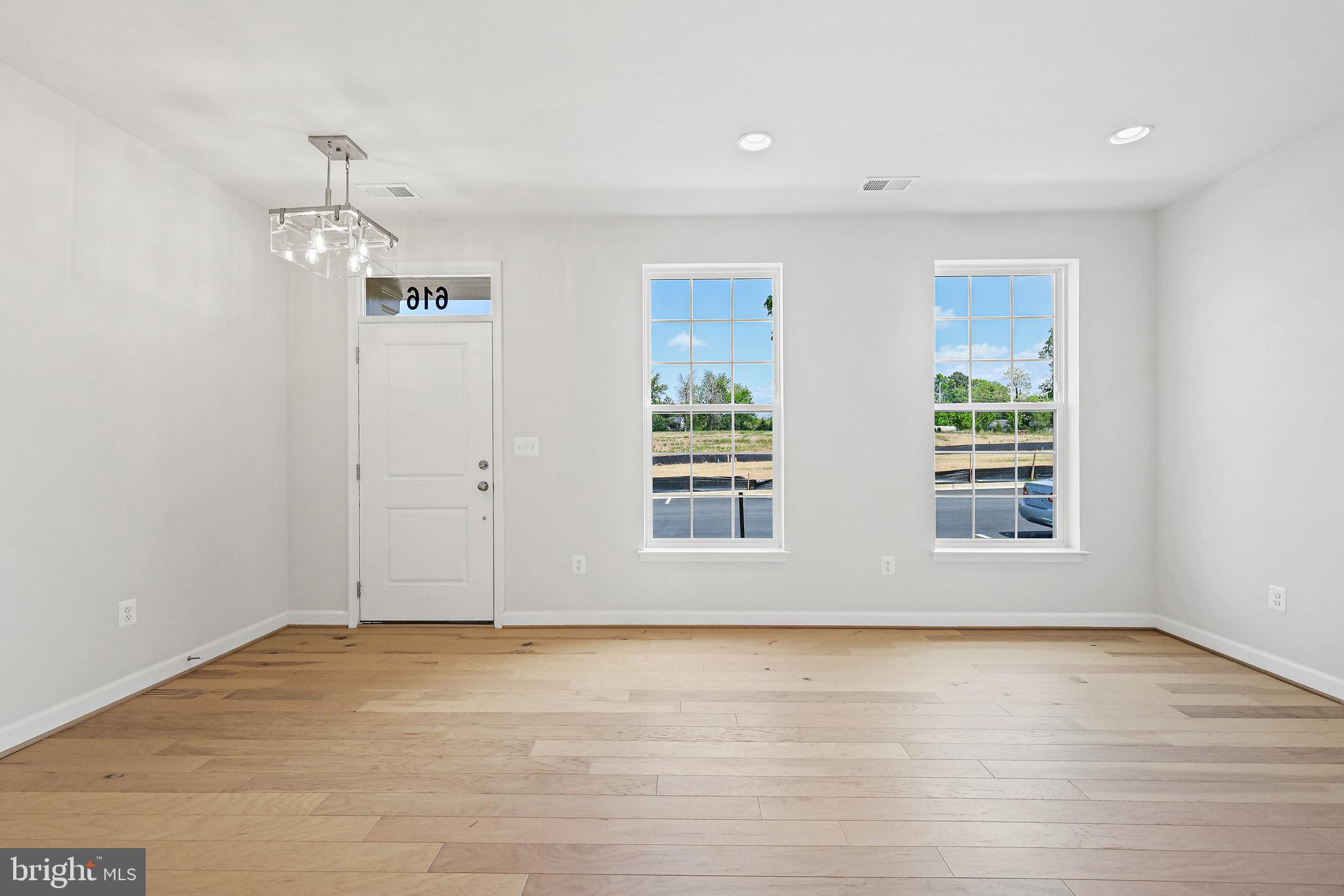 POTOMAC OVERLOOK - Residential