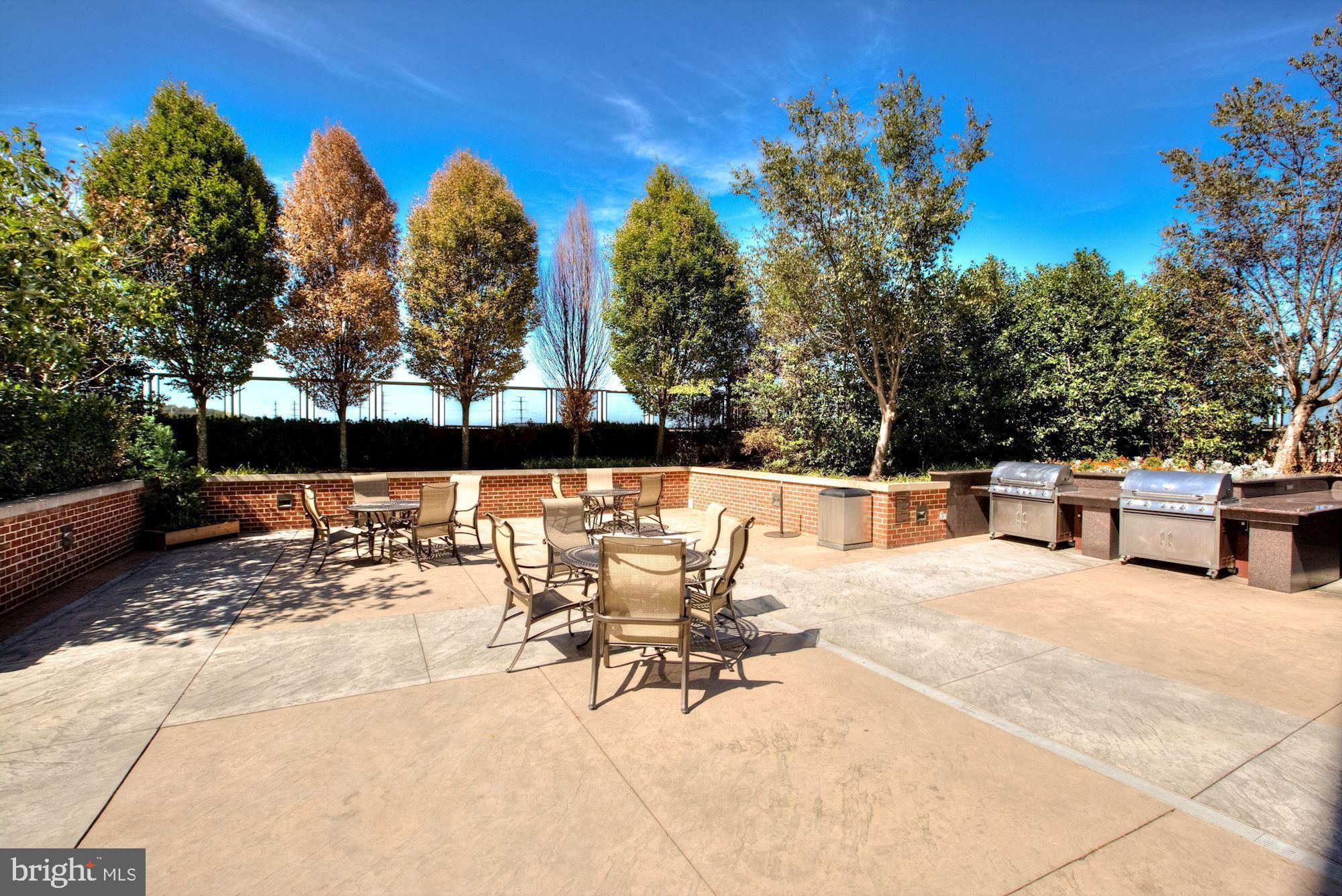 MIDTOWN ALEXANDRIA STATION CONDOMINIUM - Residential Lease