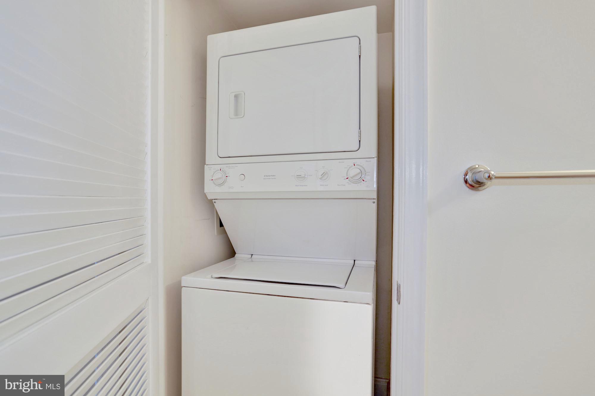 MIDTOWN ALEXANDRIA STATION CONDOMINIUM - Residential Lease