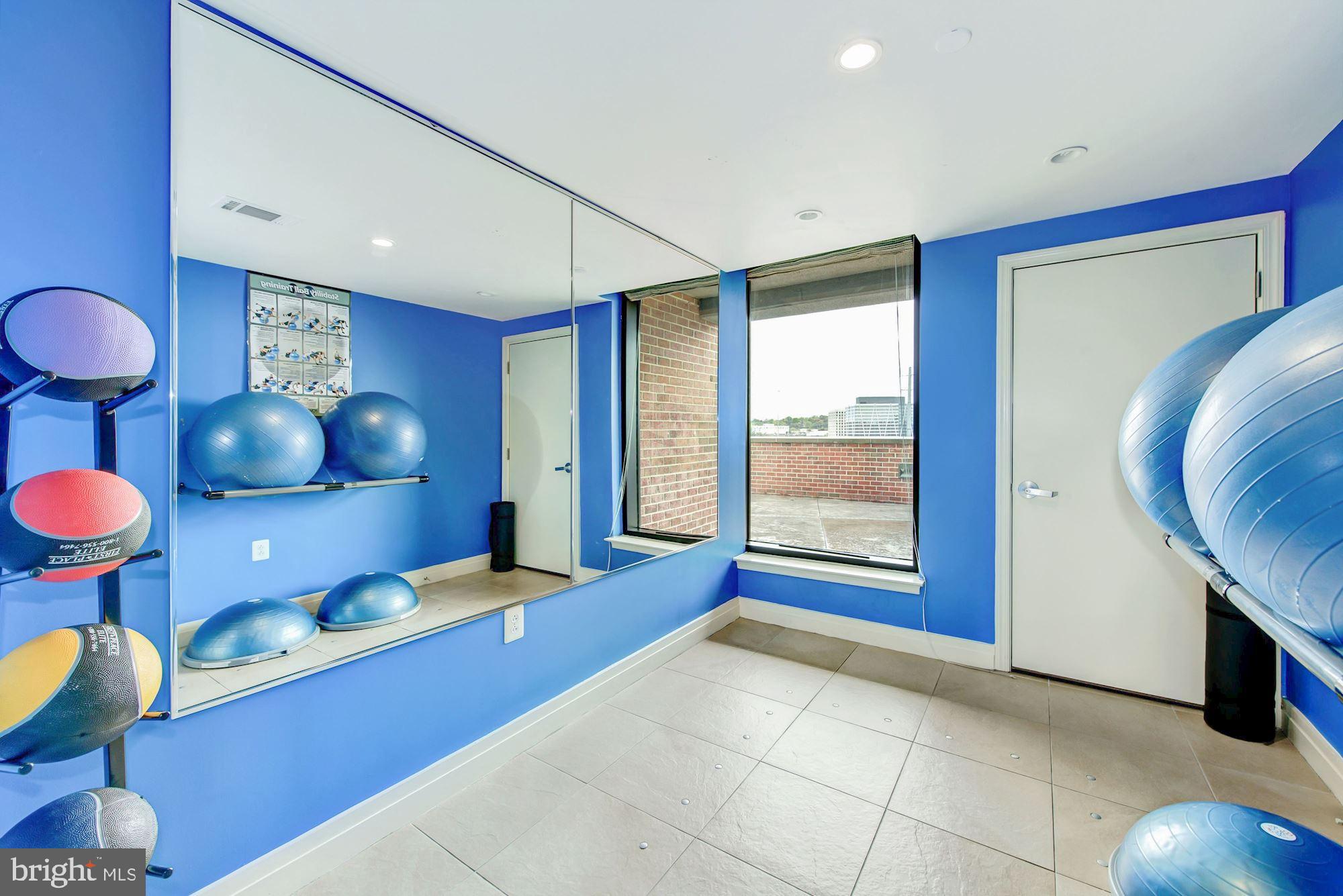 MIDTOWN ALEXANDRIA STATION CONDOMINIUM - Residential Lease
