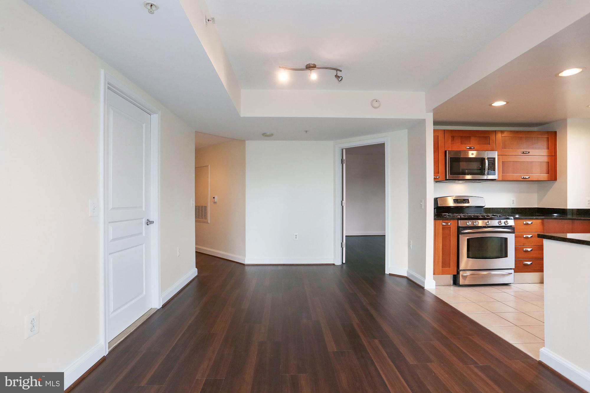 MIDTOWN ALEXANDRIA STATION CONDOMINIUM - Residential Lease