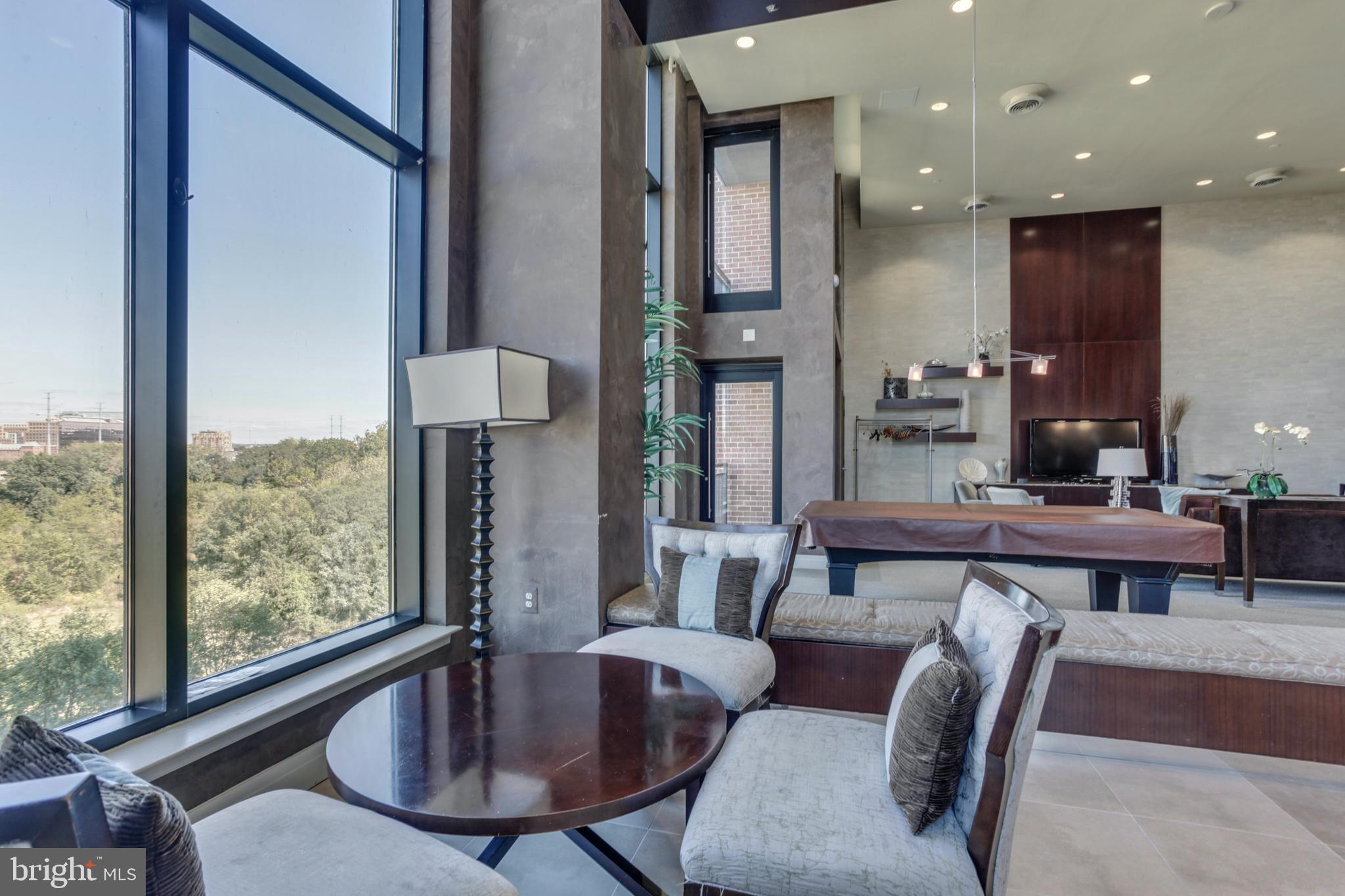 MIDTOWN ALEXANDRIA STATION CONDOMINIUM - Residential Lease