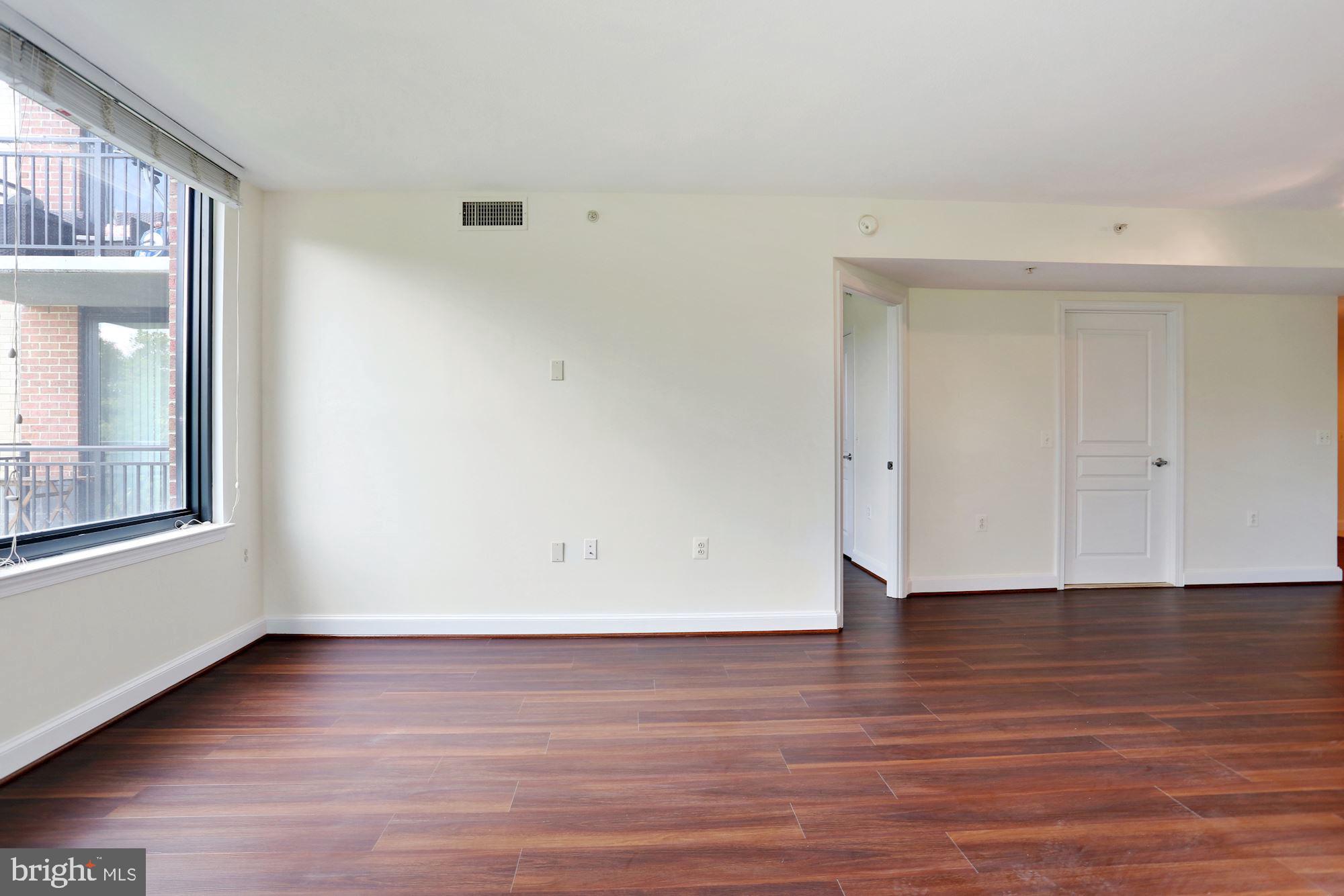 MIDTOWN ALEXANDRIA STATION CONDOMINIUM - Residential Lease