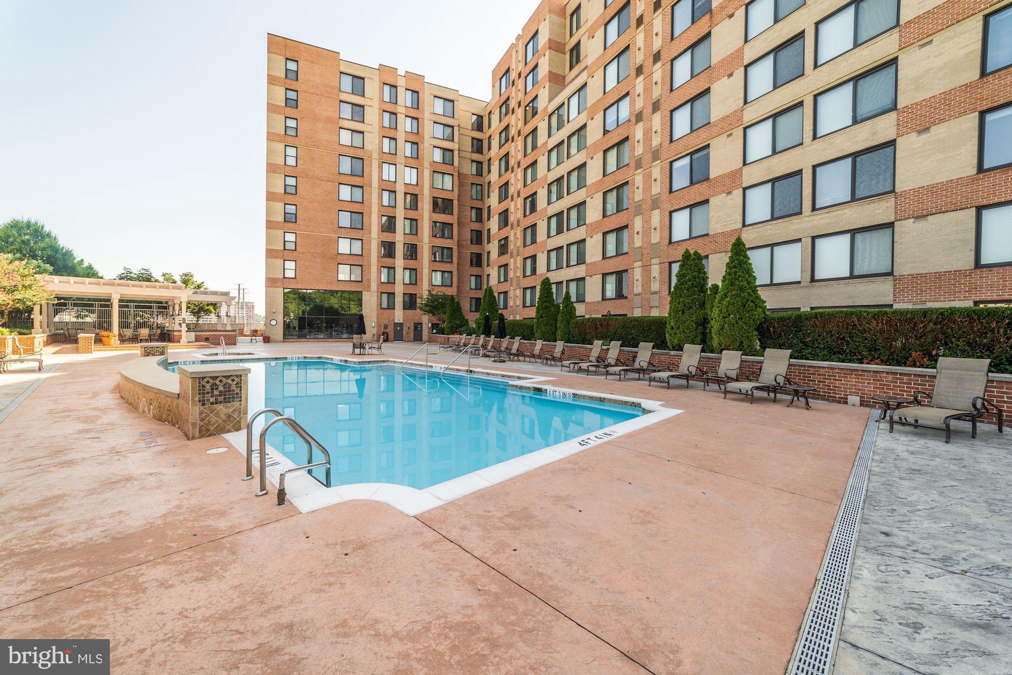 MIDTOWN ALEXANDRIA STATION CONDOMINIUM - Residential Lease