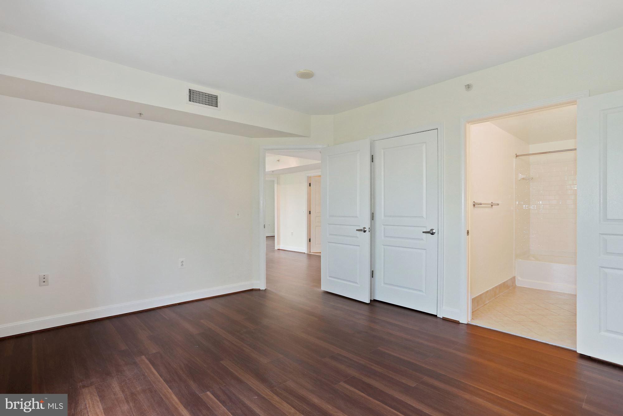 MIDTOWN ALEXANDRIA STATION CONDOMINIUM - Residential Lease