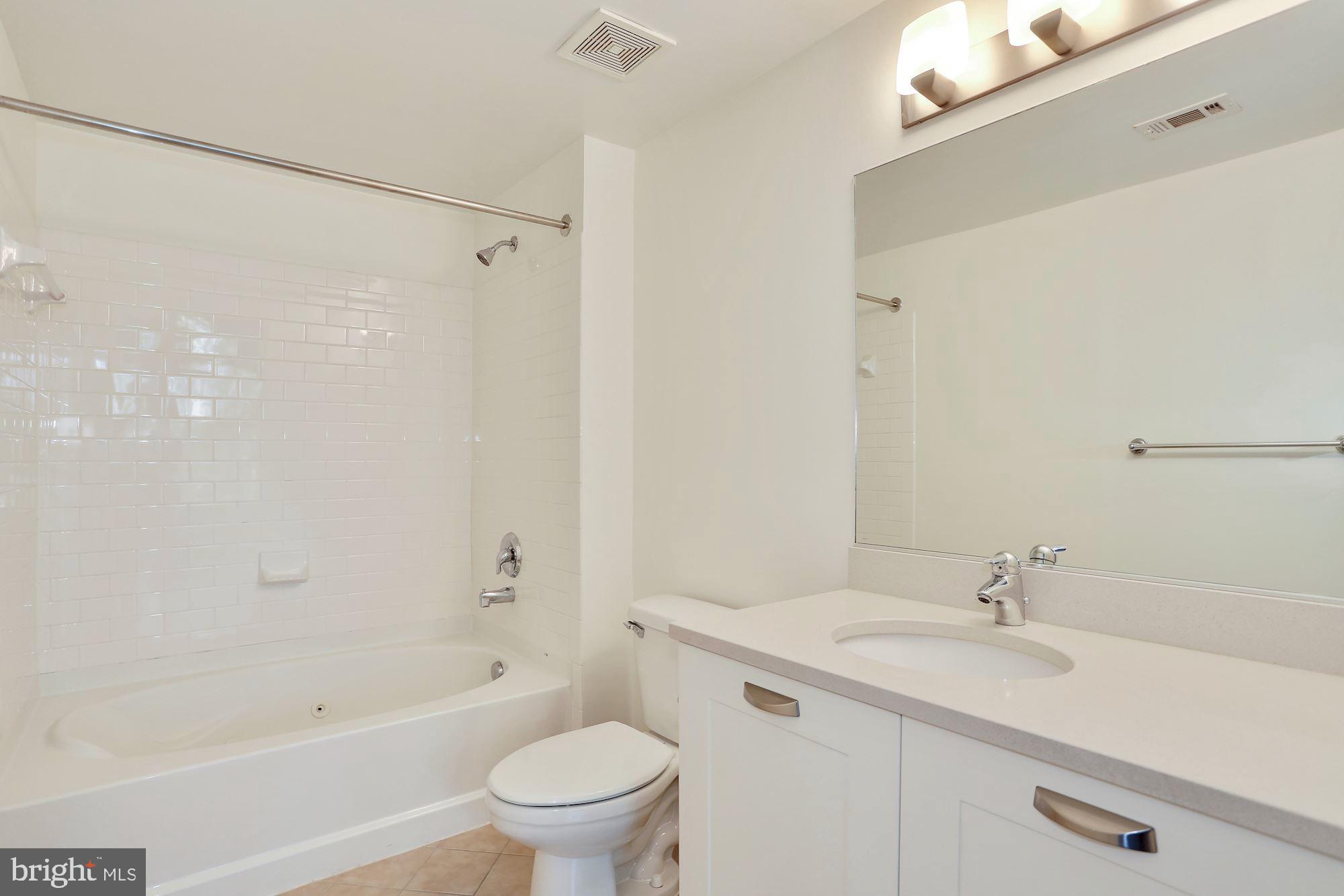 MIDTOWN ALEXANDRIA STATION CONDOMINIUM - Residential Lease