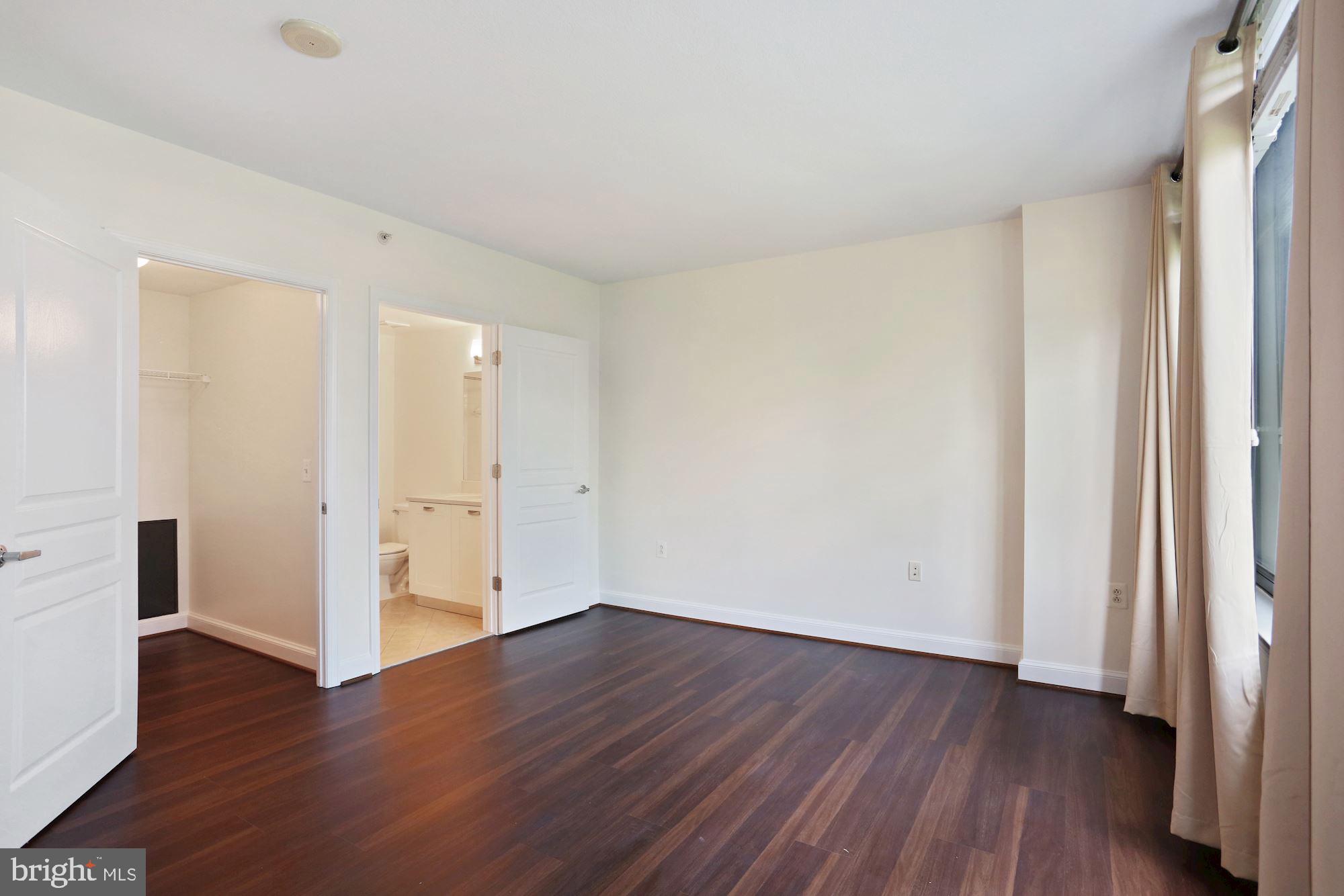 MIDTOWN ALEXANDRIA STATION CONDOMINIUM - Residential Lease
