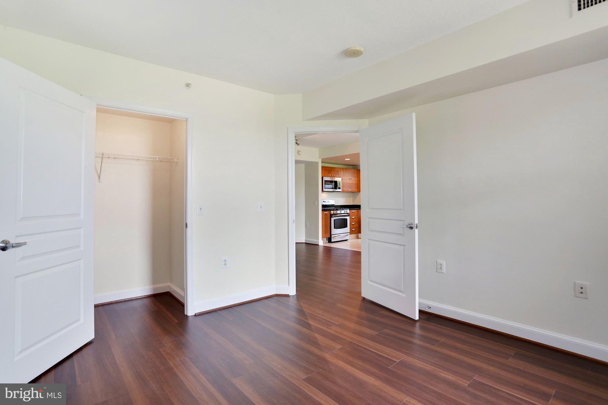 MIDTOWN ALEXANDRIA STATION CONDOMINIUM - Residential Lease