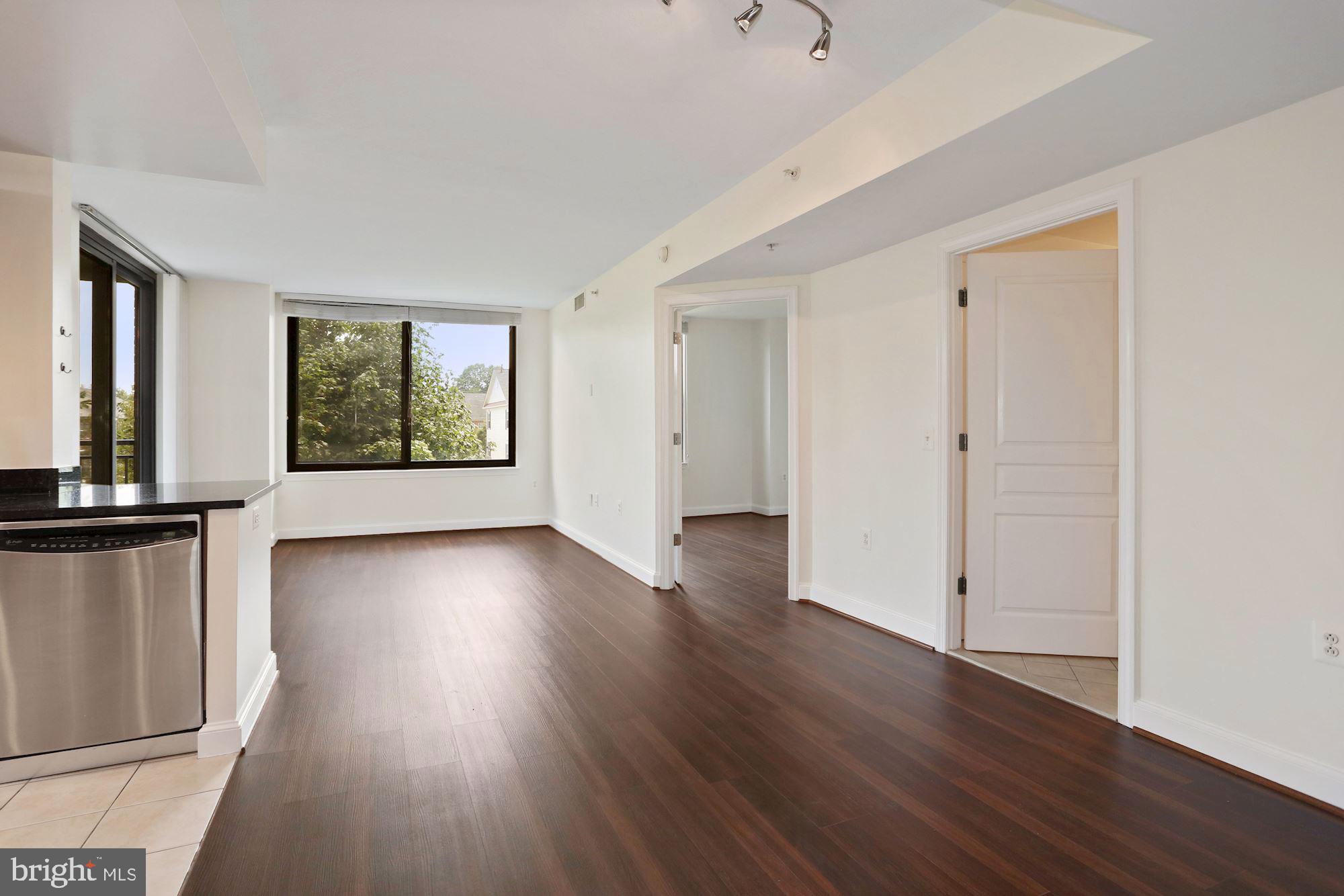 MIDTOWN ALEXANDRIA STATION CONDOMINIUM - Residential Lease