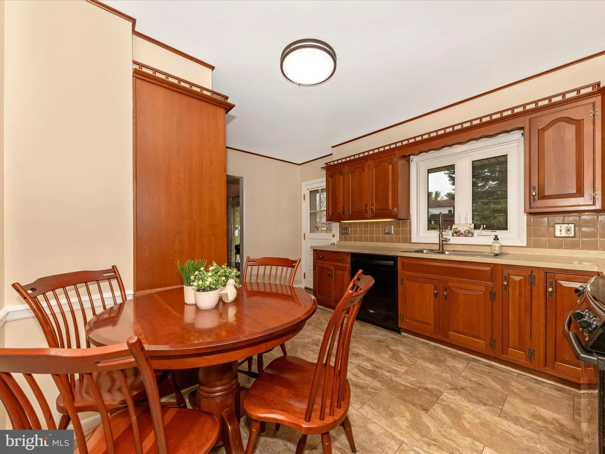 Hagerstown, Maryland 21740, United States, 4 Bedrooms Bedrooms, ,3 BathroomsBathrooms,Residential,Contingent,109251