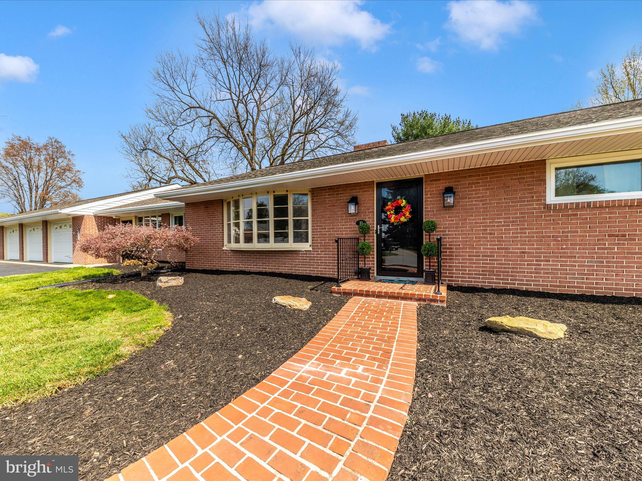 10 BRIGHTWOOD CIRCLE