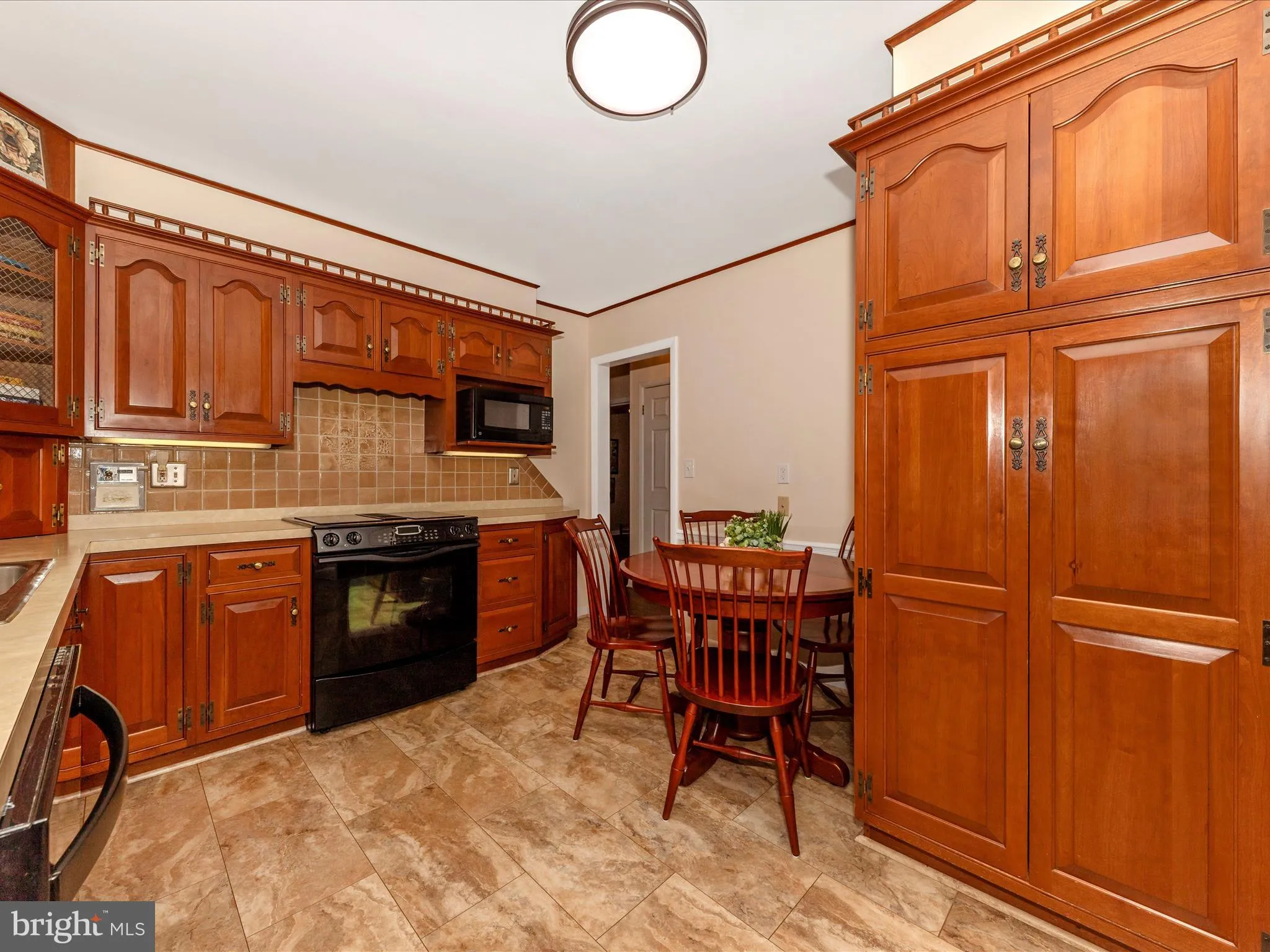 Hagerstown, Maryland 21740, United States, 4 Bedrooms Bedrooms, ,3 BathroomsBathrooms,Residential,Contingent,109251