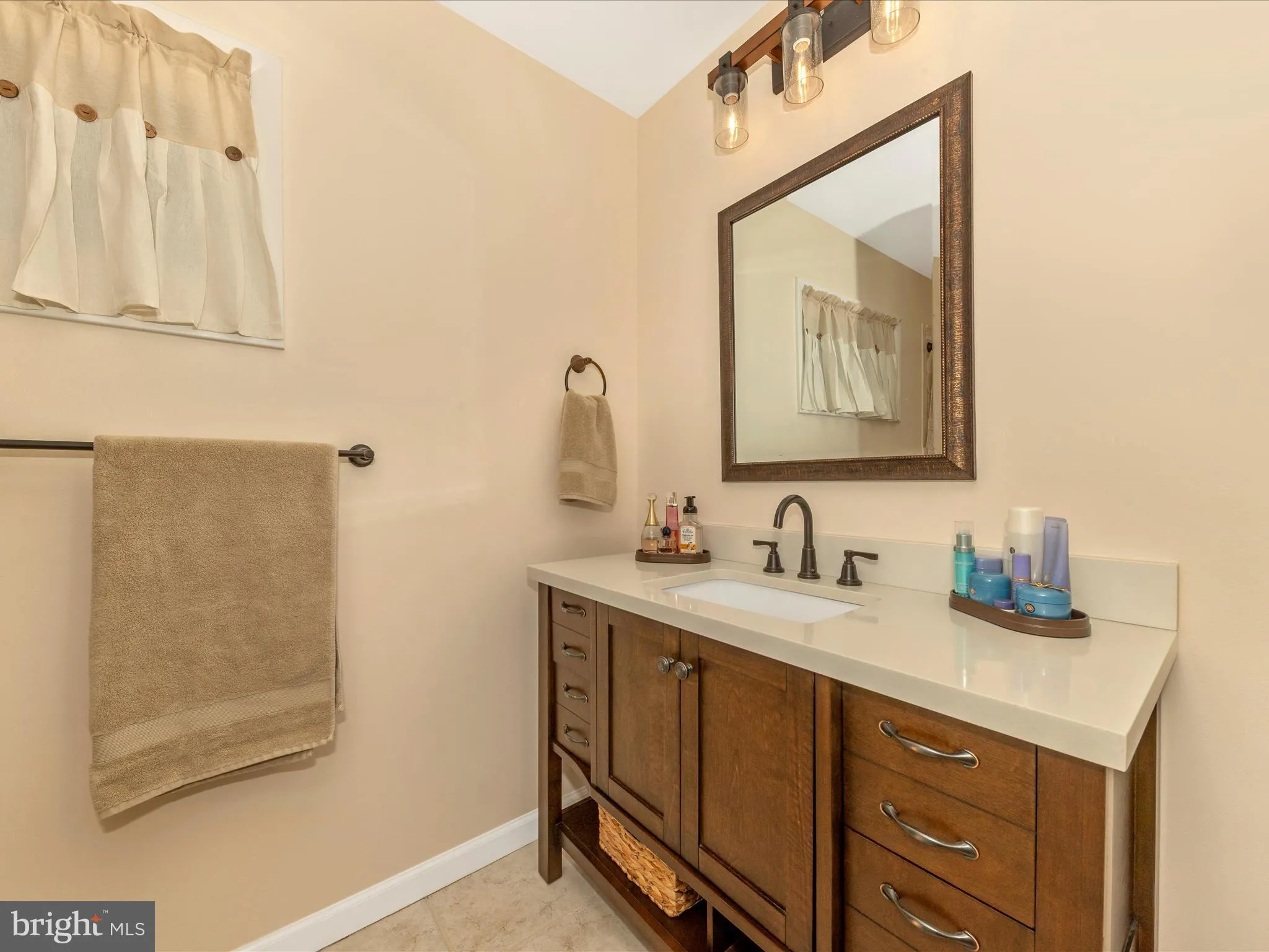 Hagerstown, Maryland 21740, United States, 4 Bedrooms Bedrooms, ,3 BathroomsBathrooms,Residential,Contingent,109251