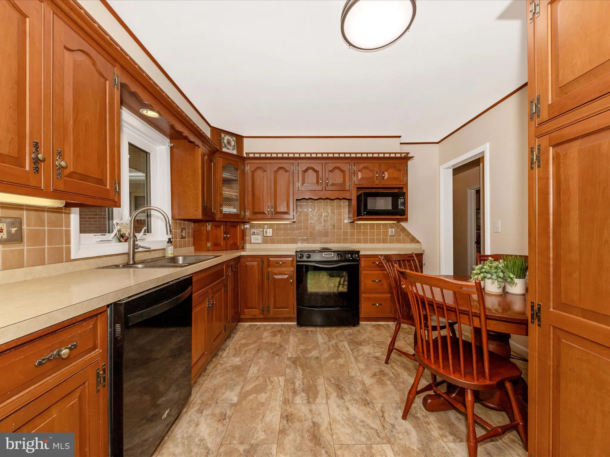 Hagerstown, Maryland 21740, United States, 4 Bedrooms Bedrooms, ,3 BathroomsBathrooms,Residential,Contingent,109251