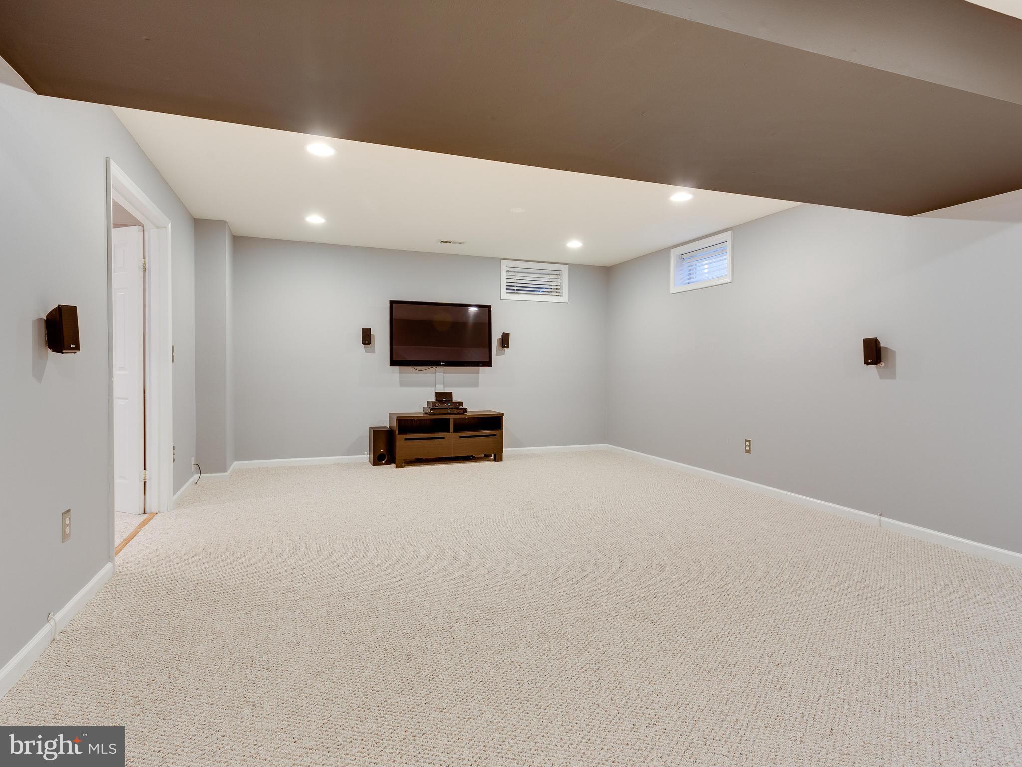 LORTON TOWN CNTR LANDBAY - Residential