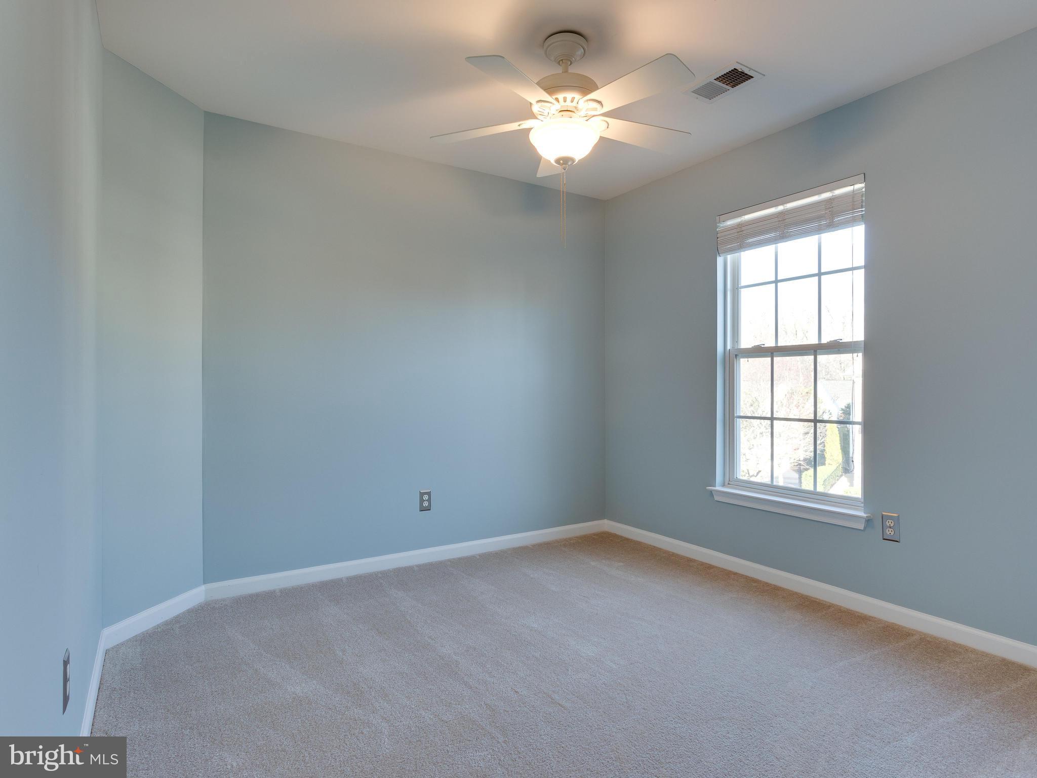 LORTON TOWN CNTR LANDBAY - Residential