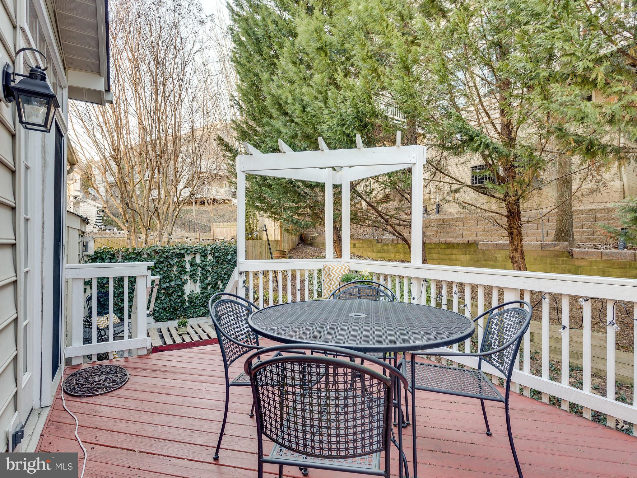 LORTON TOWN CNTR LANDBAY - Residential