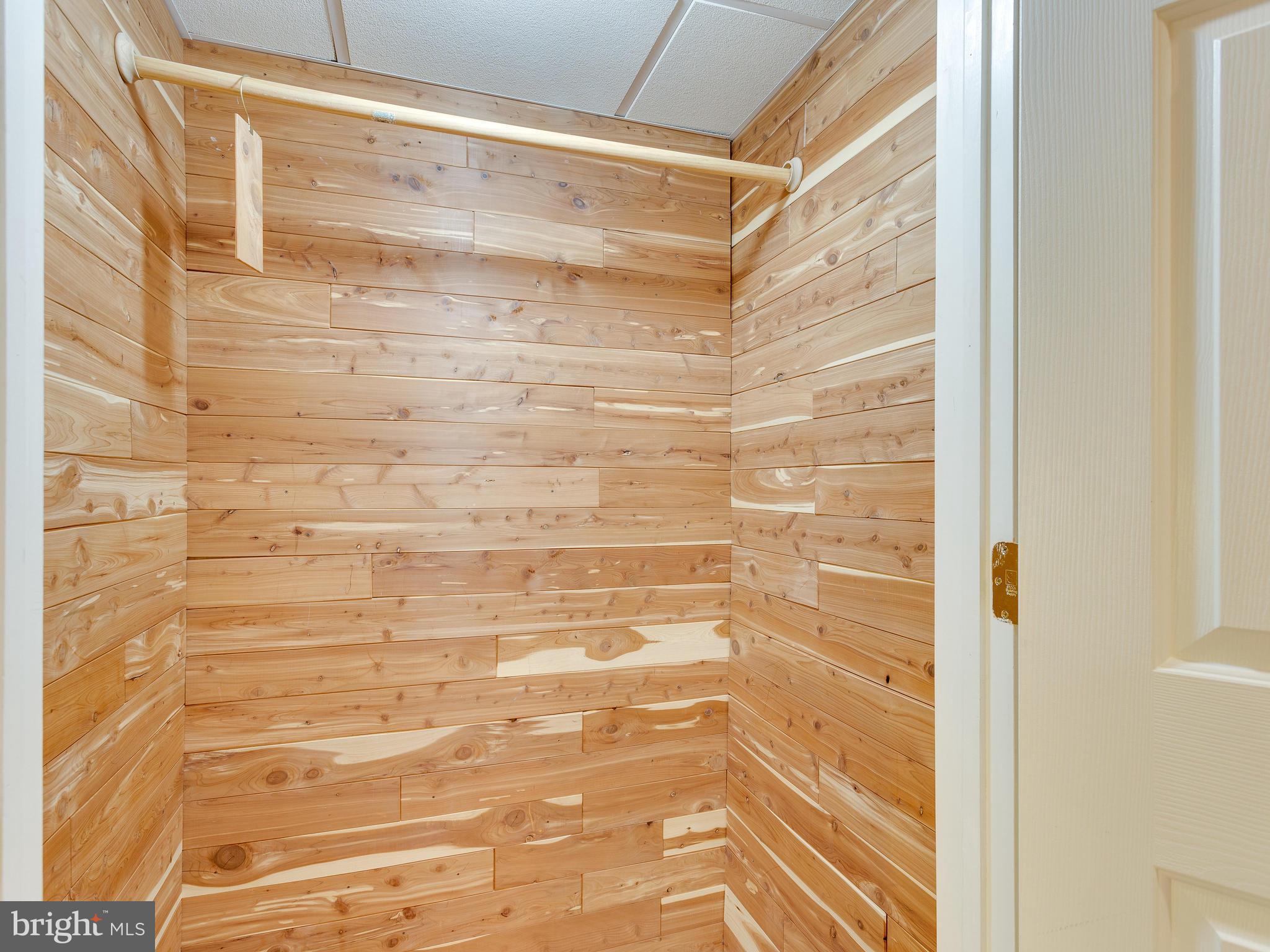 LORTON TOWN CNTR LANDBAY - Residential