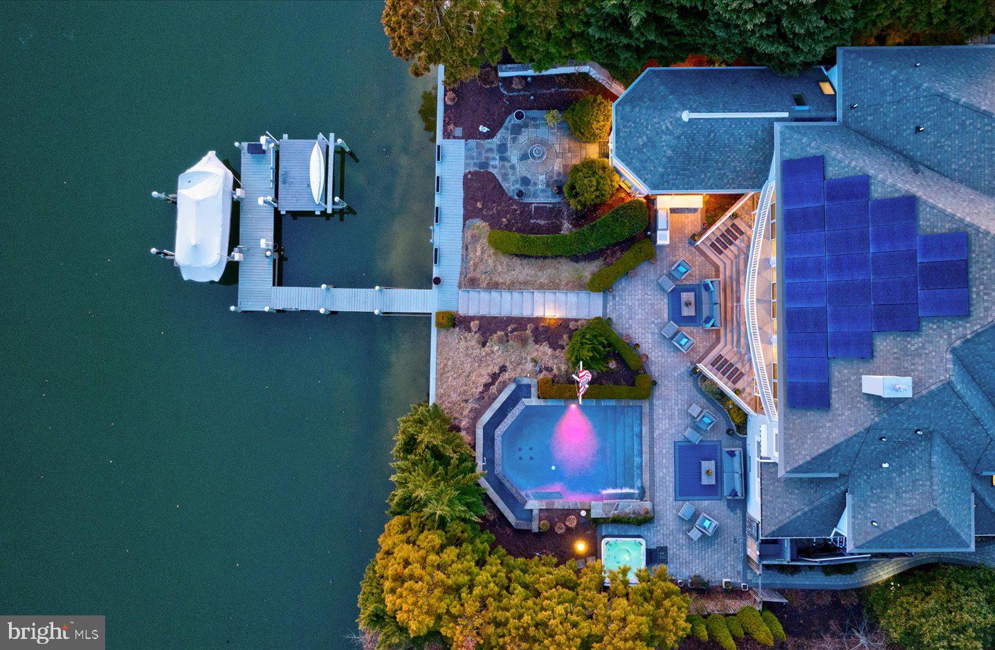 108 W BUCKINGHAM DRIVE