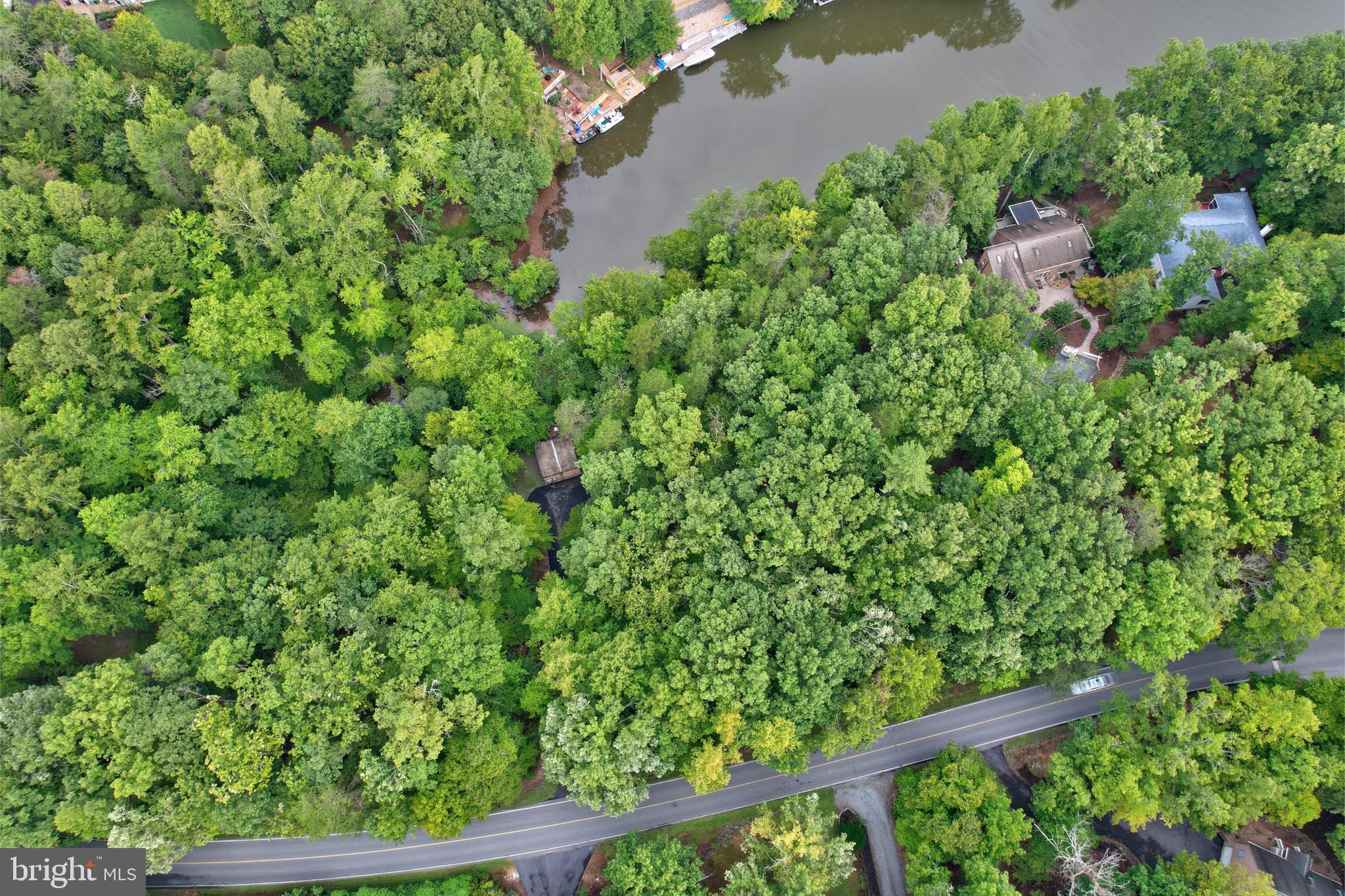 LAKE MONTICELLO - Land