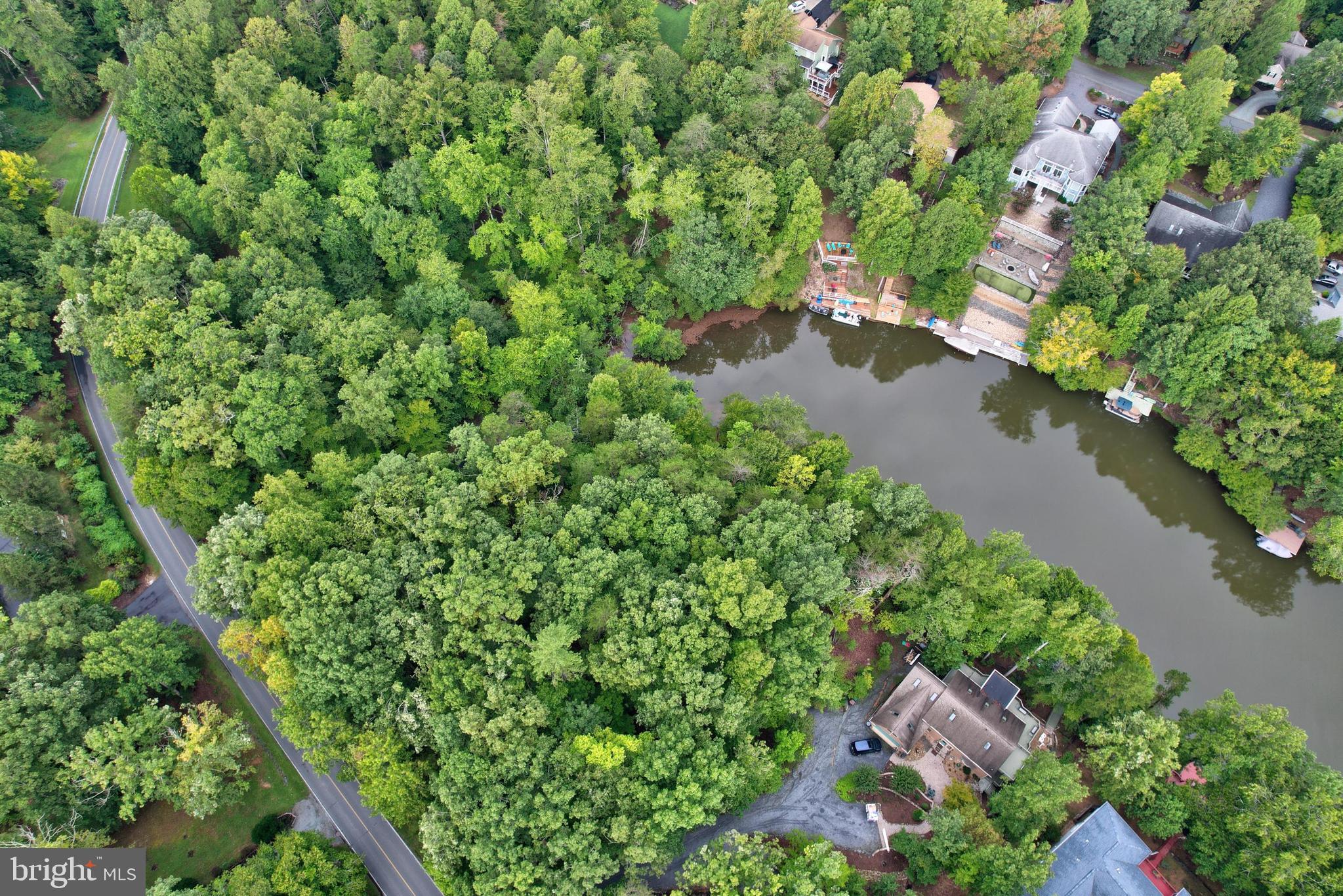 LAKE MONTICELLO - Land